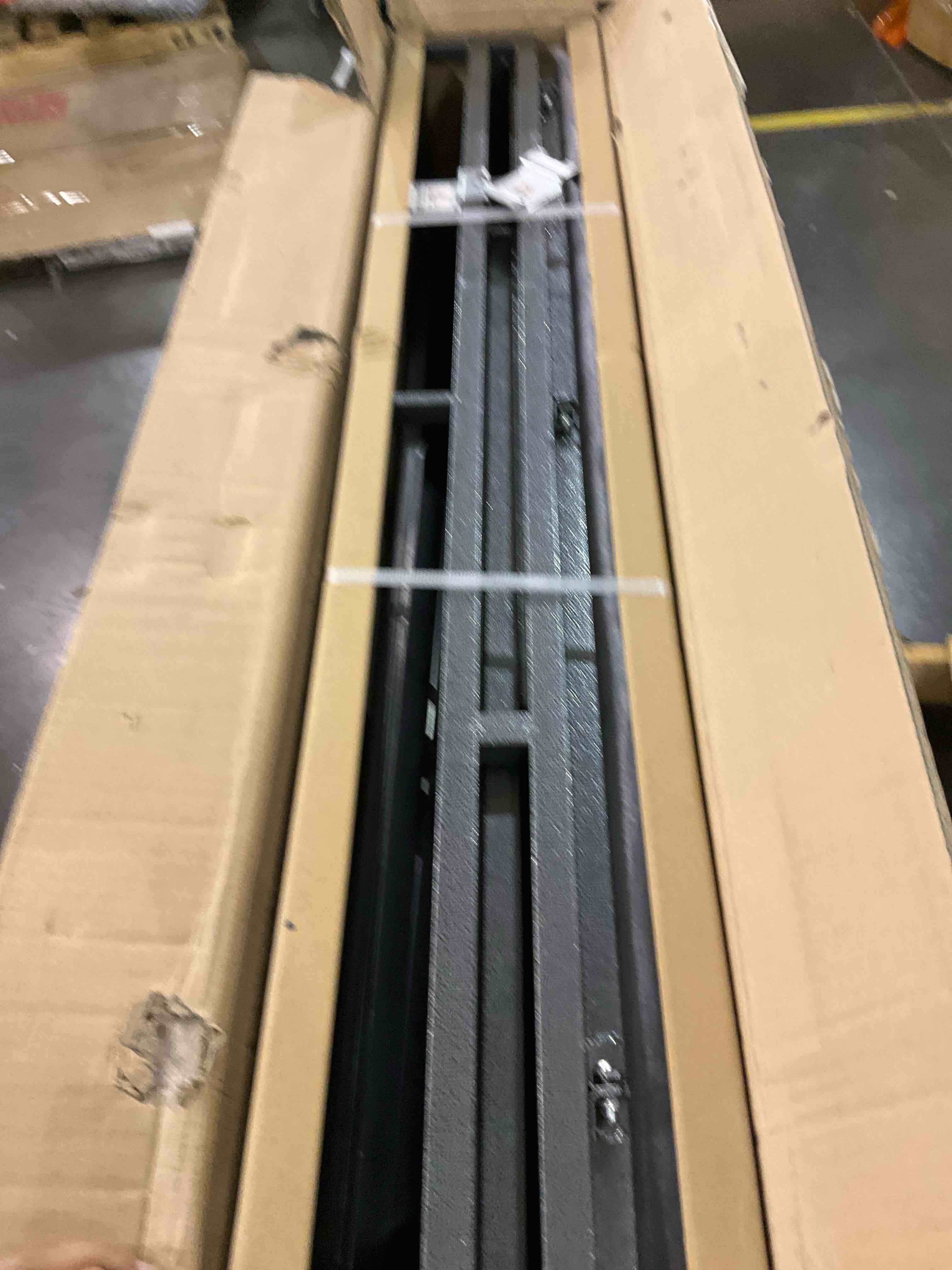https://s3.amazonaws.com/lotting-images-prod/bidfta/GRA0272145_1729857861100.jpeg