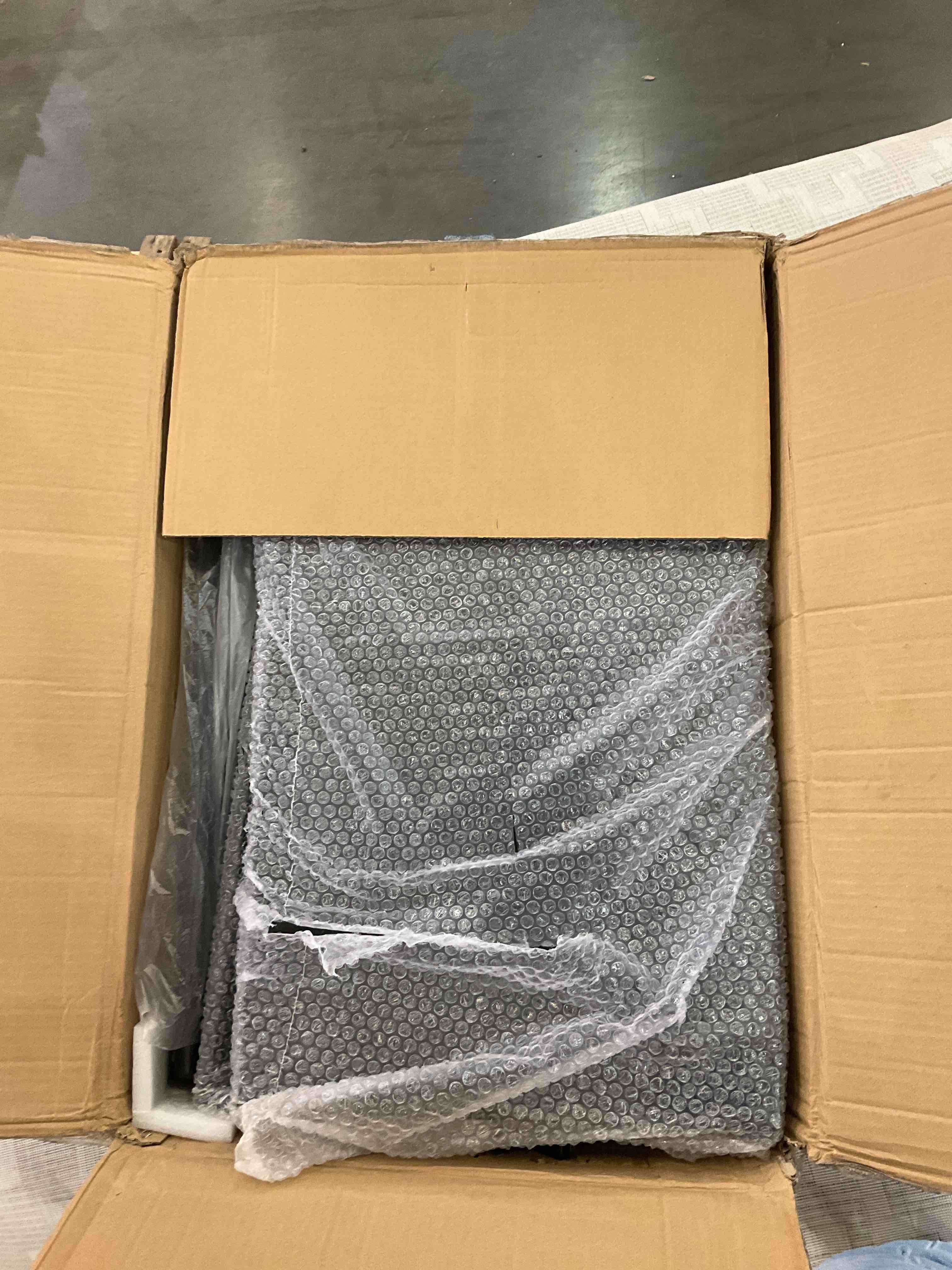 https://s3.amazonaws.com/lotting-images-prod/bidfta/GRA0272414_1729615426853.jpeg
