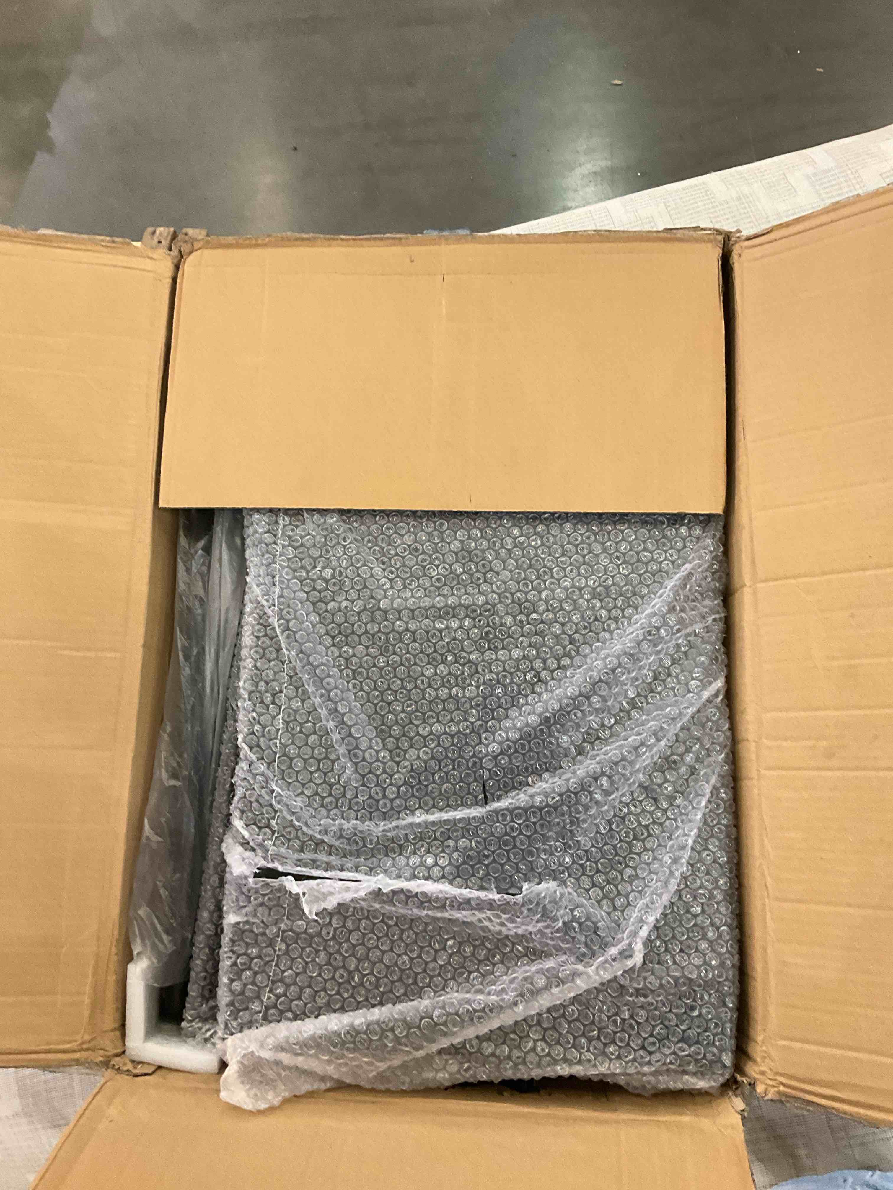 https://s3.amazonaws.com/lotting-images-prod/bidfta/GRA0272414_1729615428191.jpeg