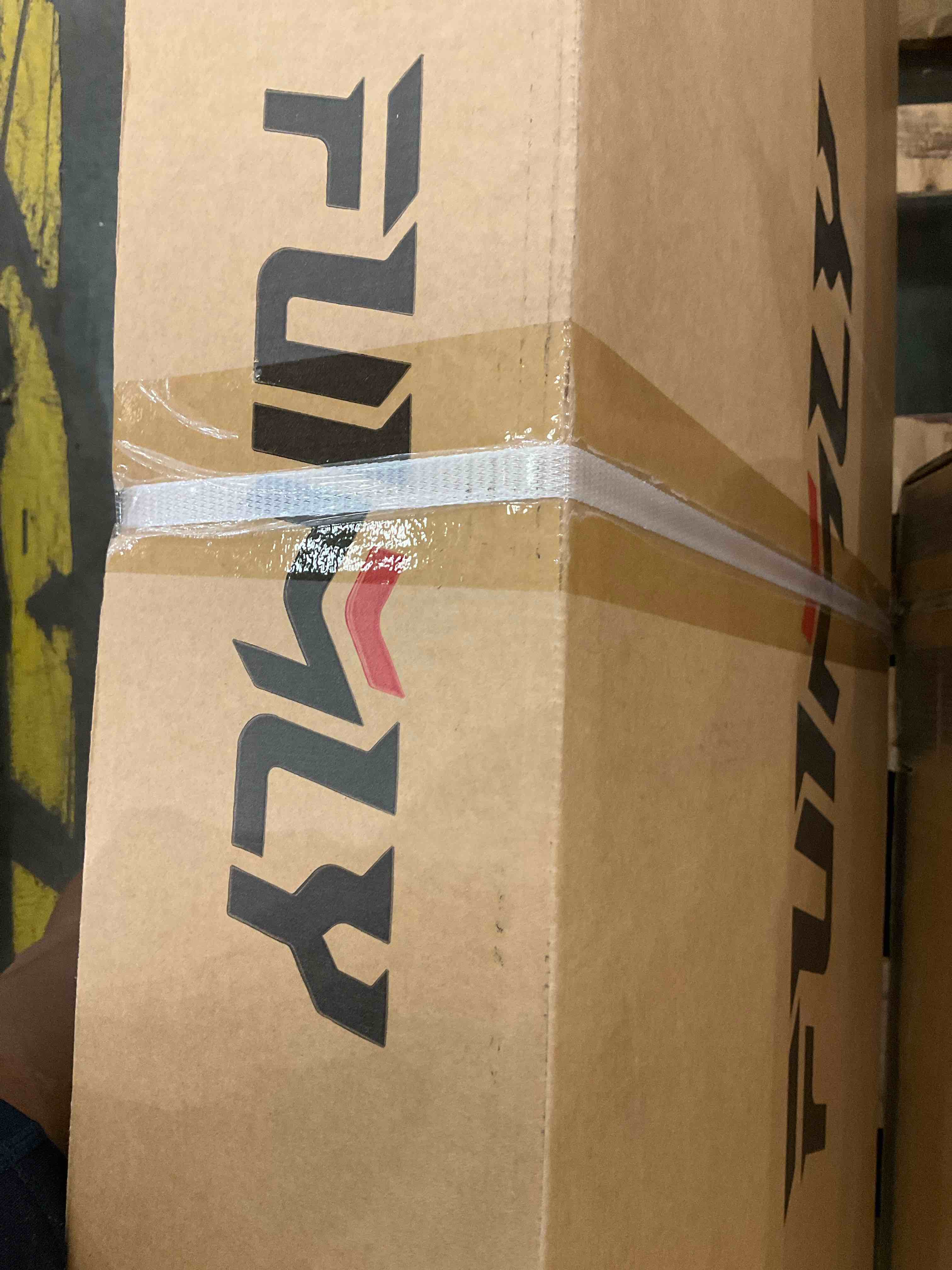 https://s3.amazonaws.com/lotting-images-prod/bidfta/GRA0273895_1727202365817.jpeg