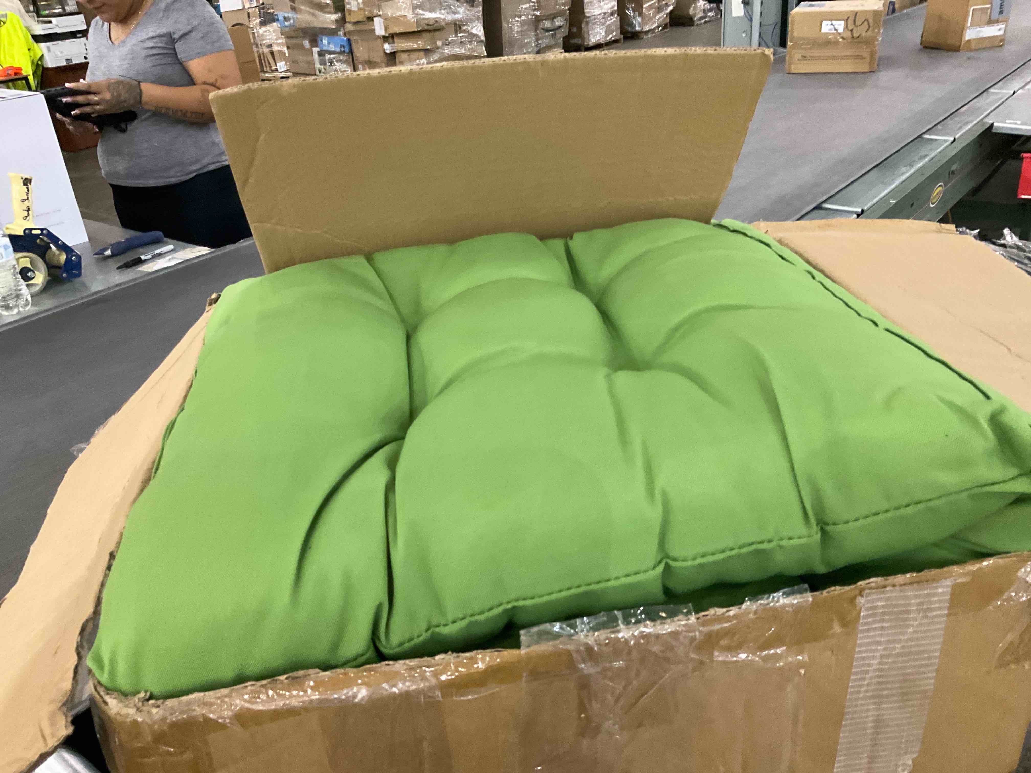 https://s3.amazonaws.com/lotting-images-prod/bidfta/GRA0275232_1727716509729.jpeg