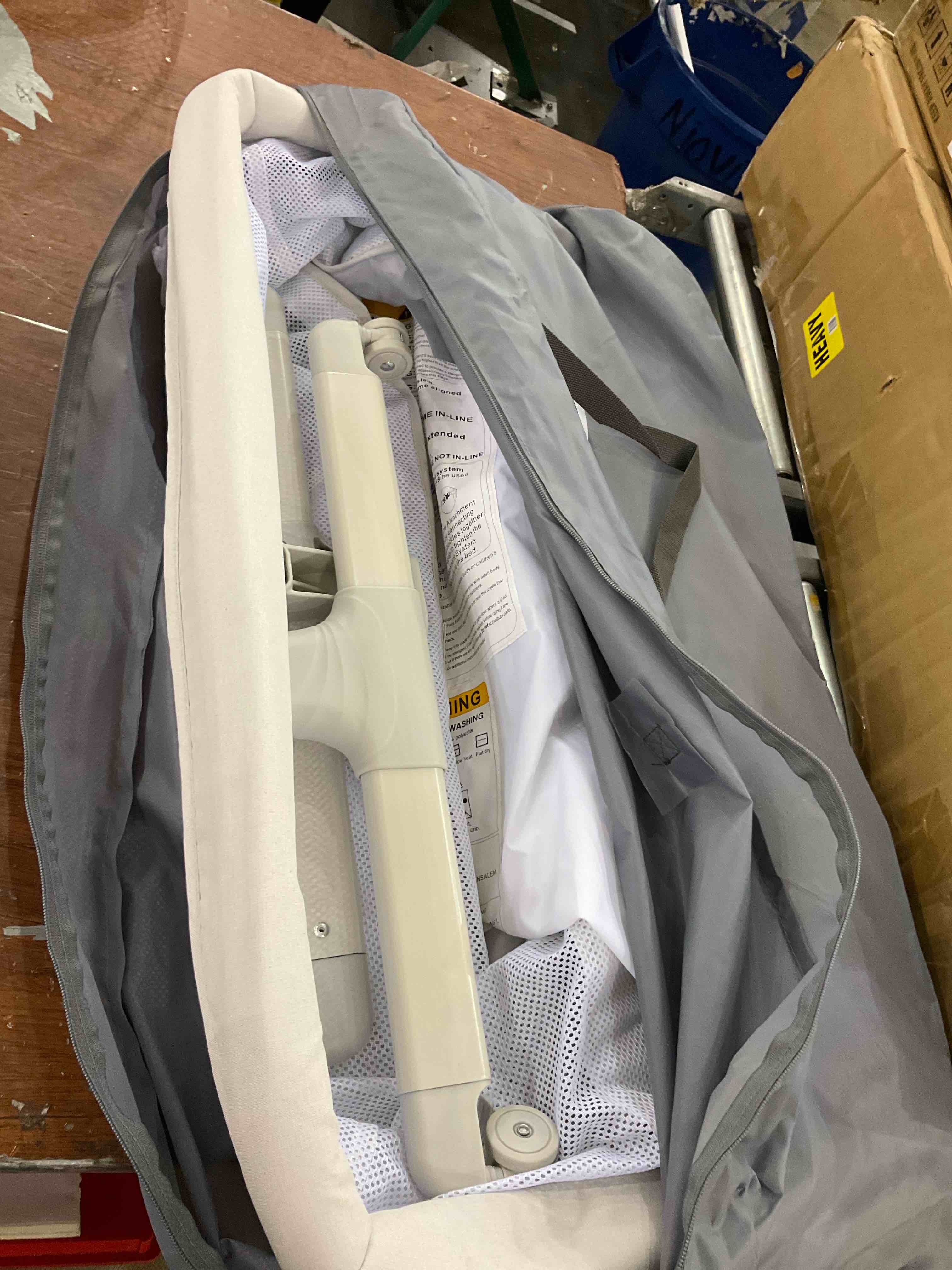 AMKE Baby Bassinets, Bedside Sleeper for Baby,All mesh Baby Crib Portable Bassinets for Safe Co-Sleeping, Safe Adjustable Baby Bed for Baby Infant Newborn Girl Boy (Ivory-White)