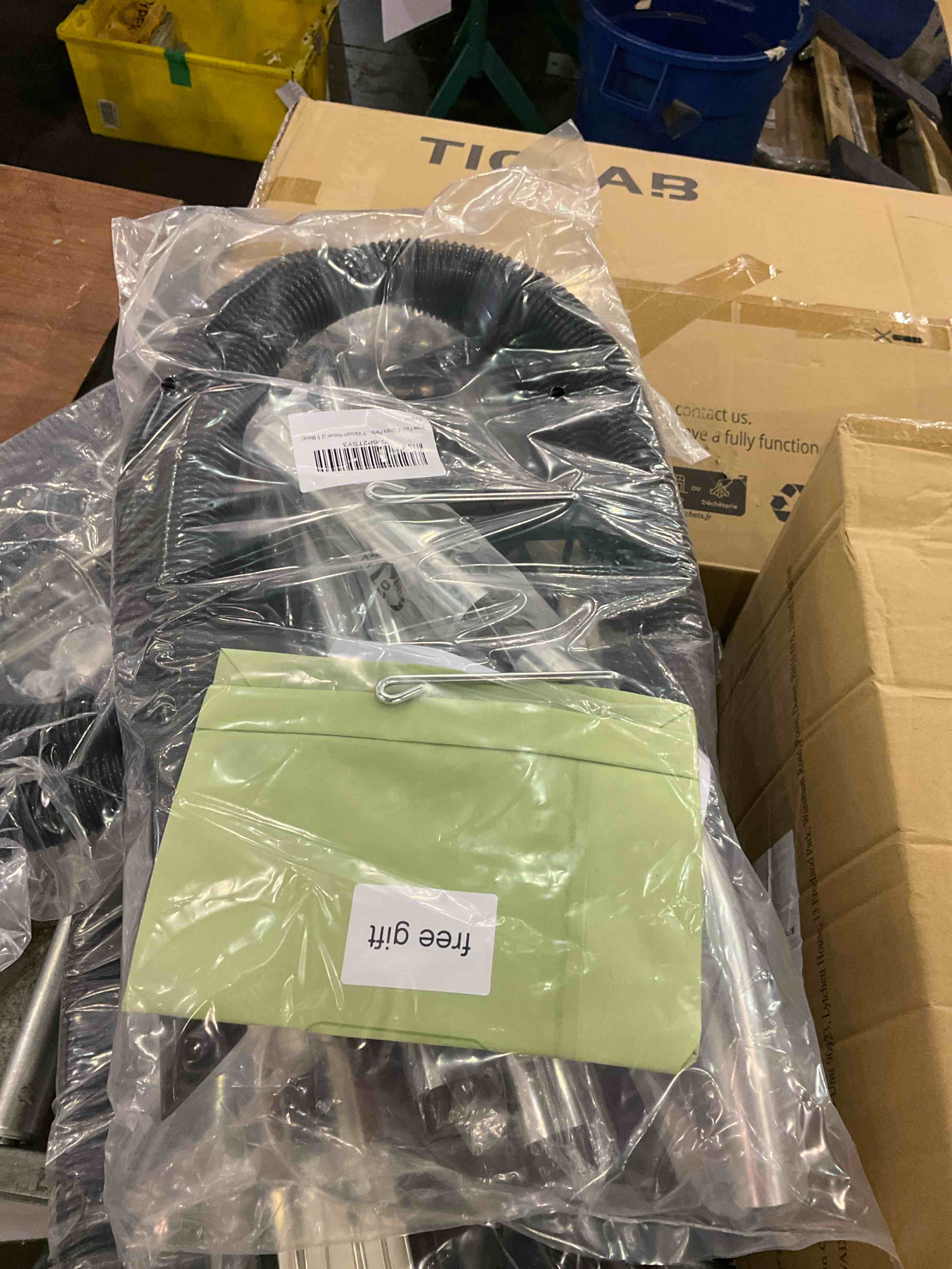 https://s3.amazonaws.com/lotting-images-prod/bidfta/GRA0276759_1730554531370.jpeg