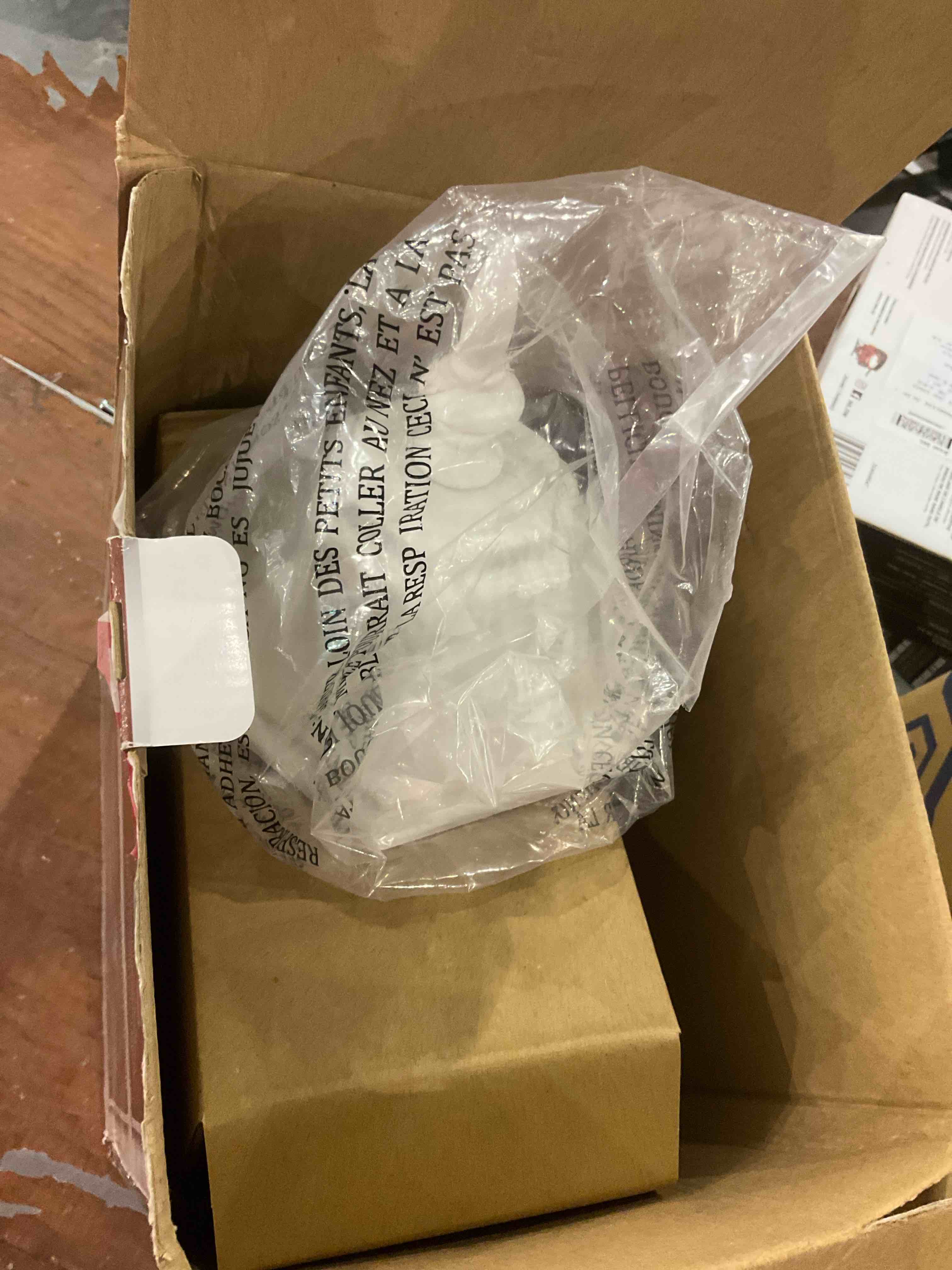 https://s3.amazonaws.com/lotting-images-prod/bidfta/GRA0277347_1730203852961.jpeg