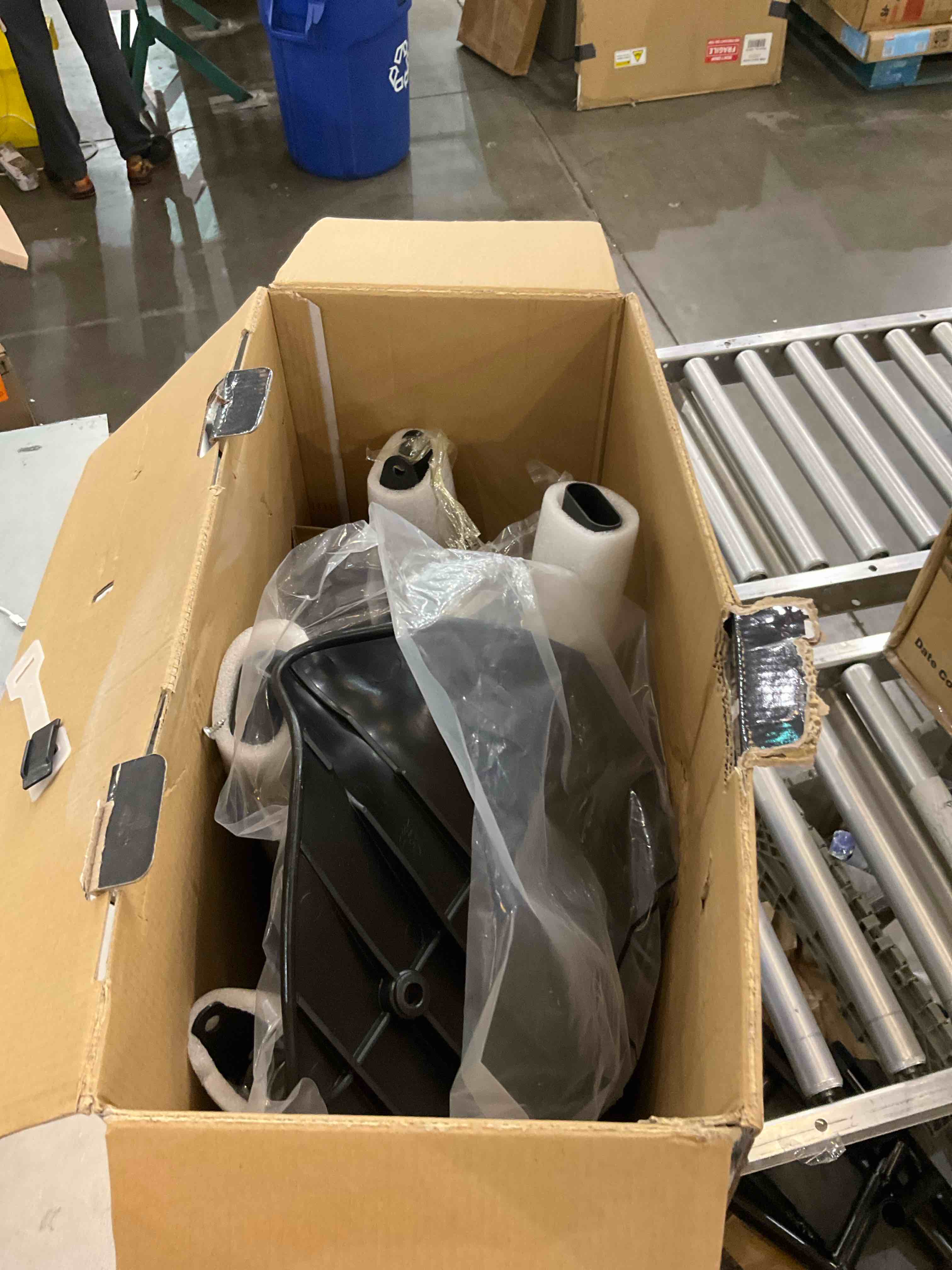 https://s3.amazonaws.com/lotting-images-prod/bidfta/GRA0280428_1728500321175.jpeg
