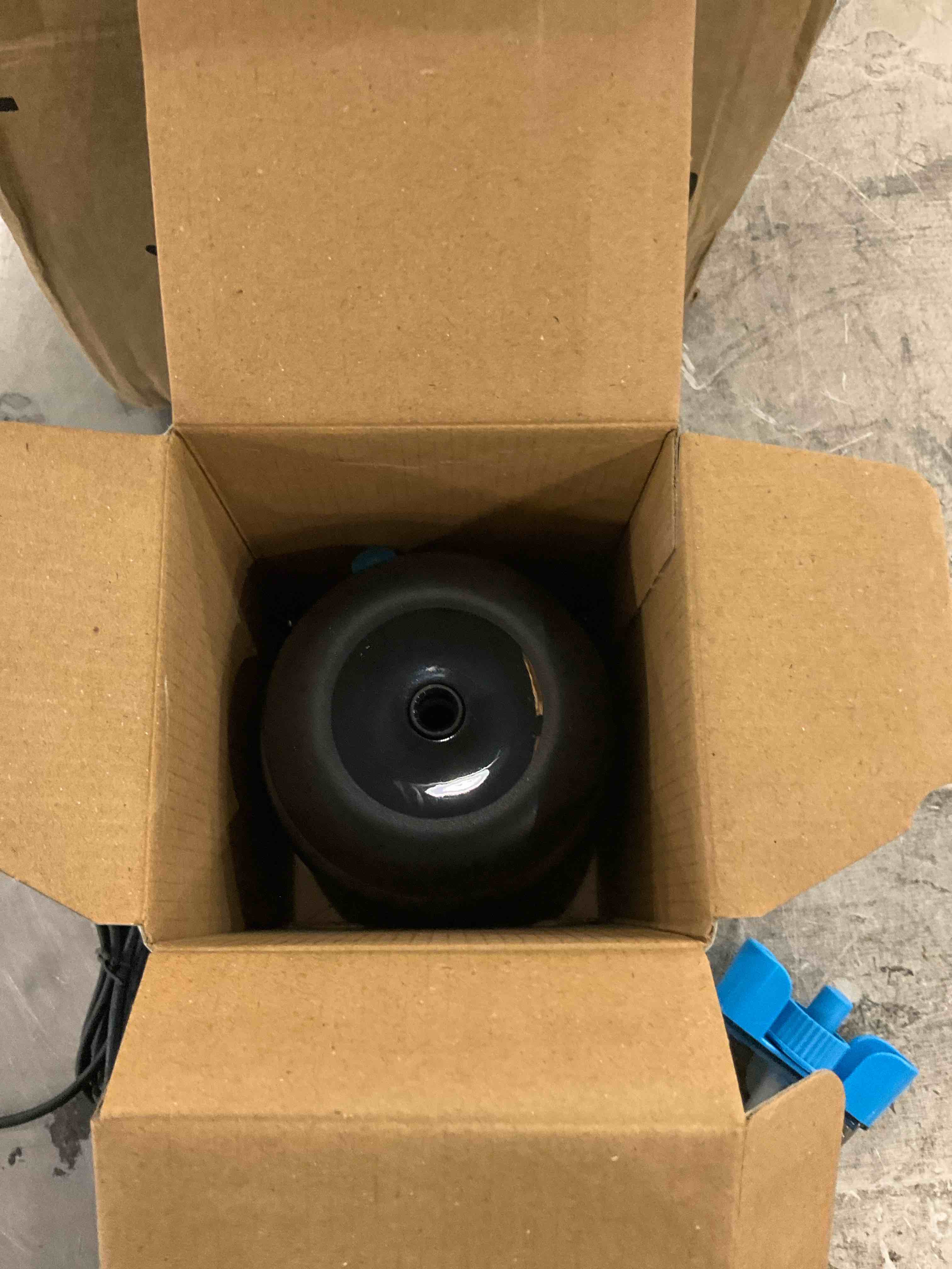 https://s3.amazonaws.com/lotting-images-prod/bidfta/GRA0282126_1729174393363.jpeg