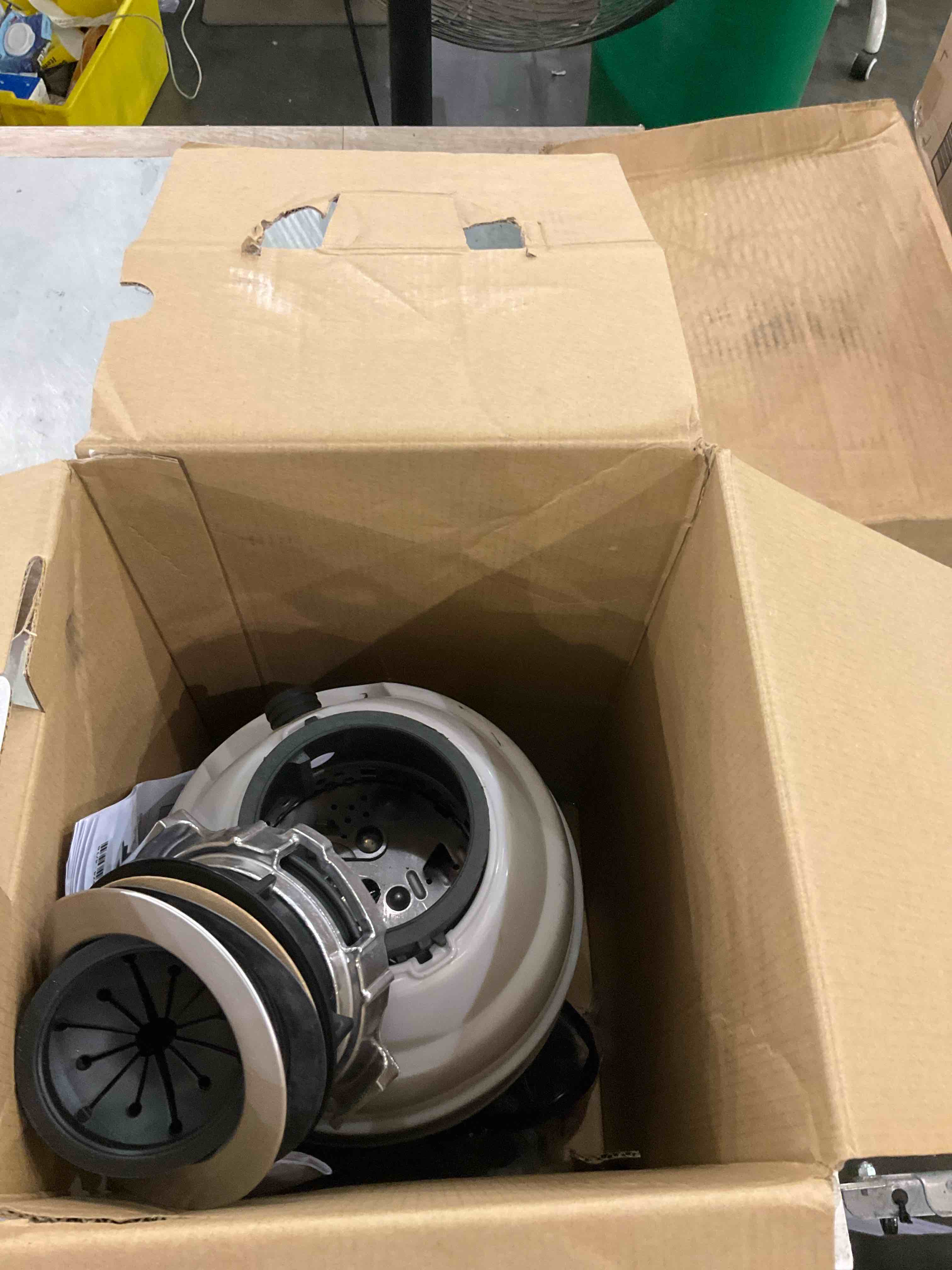 https://s3.amazonaws.com/lotting-images-prod/bidfta/GRA0282629_1728656719034.jpeg