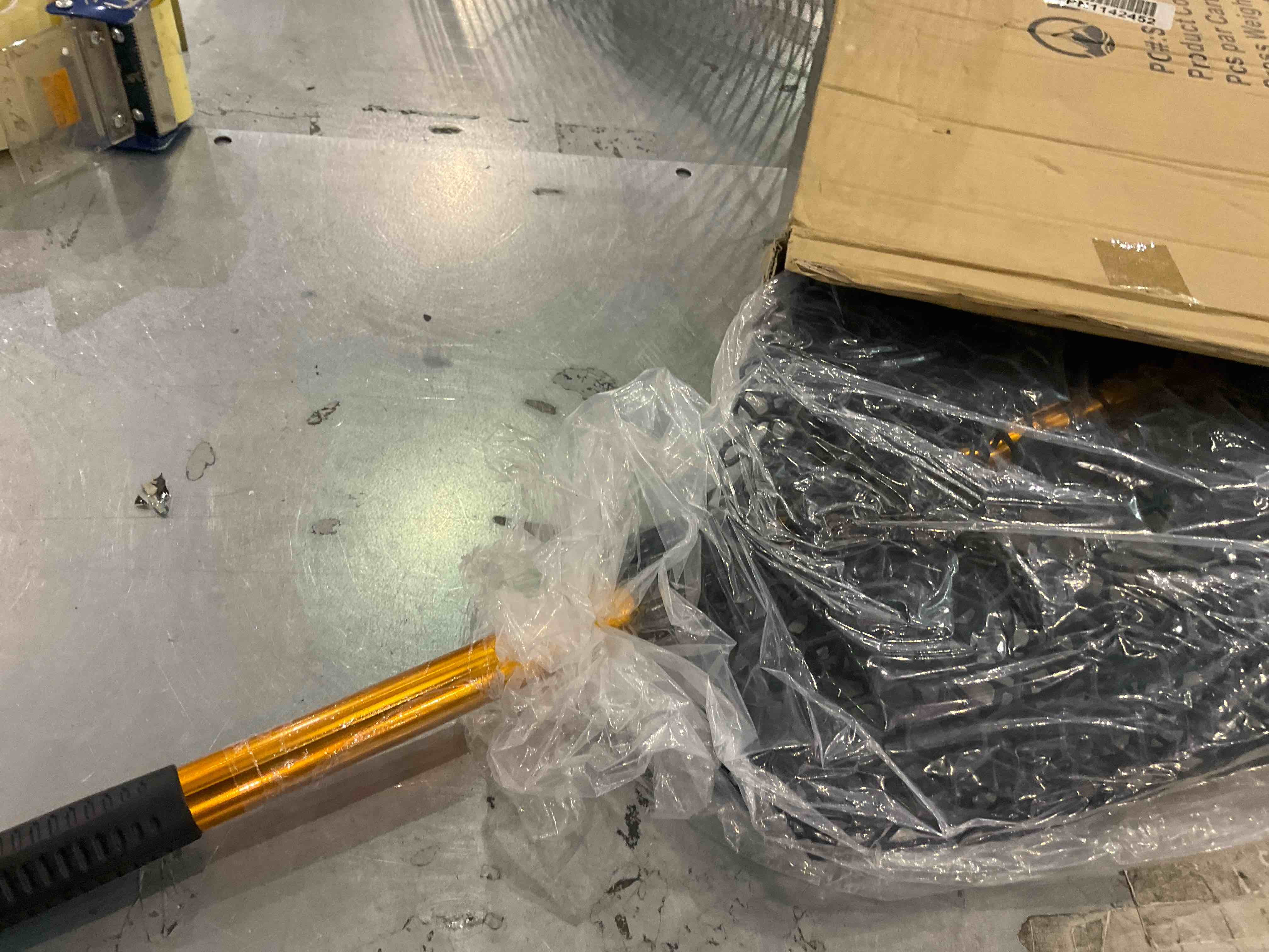 https://s3.amazonaws.com/lotting-images-prod/bidfta/GRA0282931_1728477834352.jpeg
