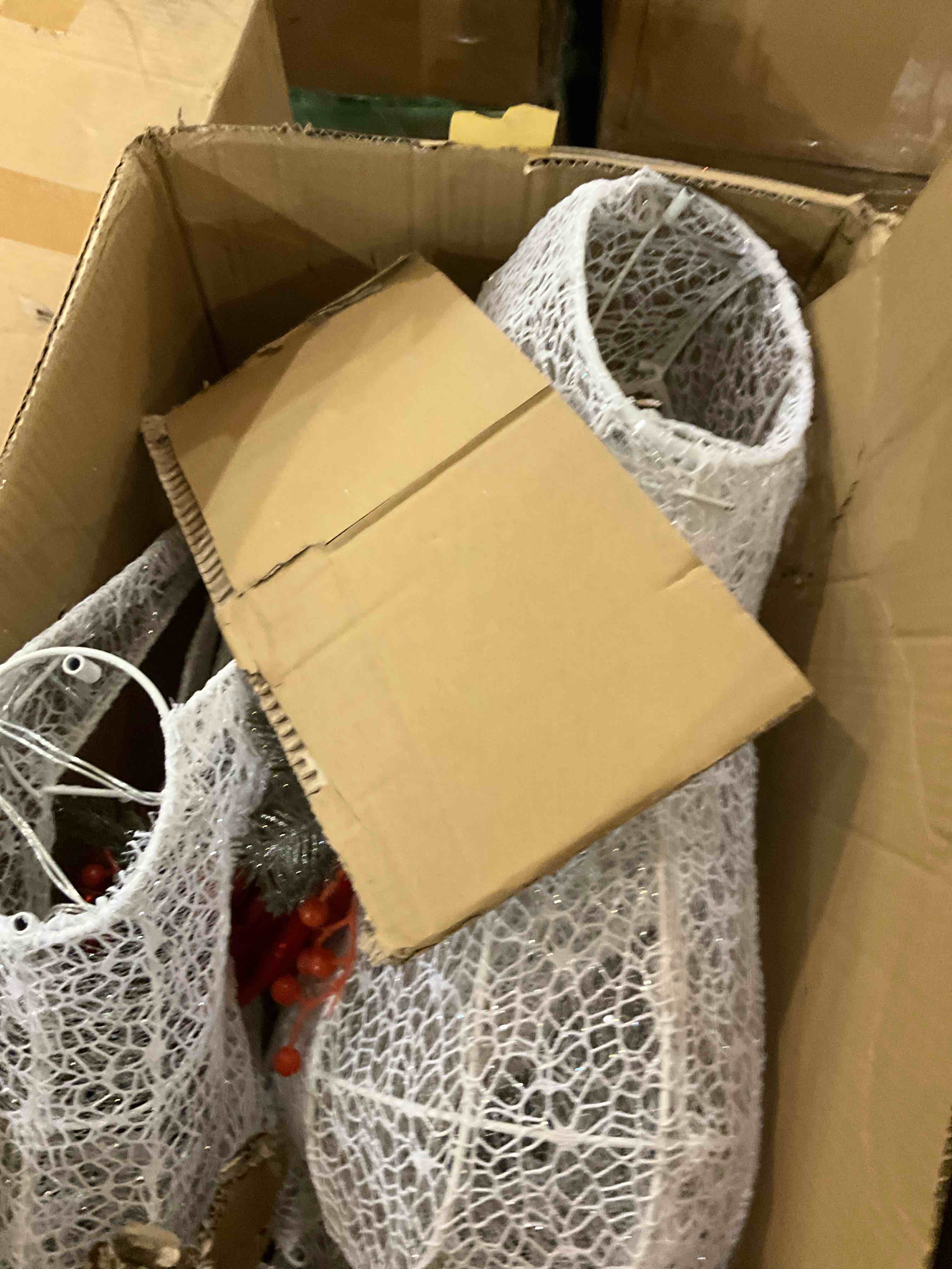 https://s3.amazonaws.com/lotting-images-prod/bidfta/GRA0284022_1737560355846.jpeg