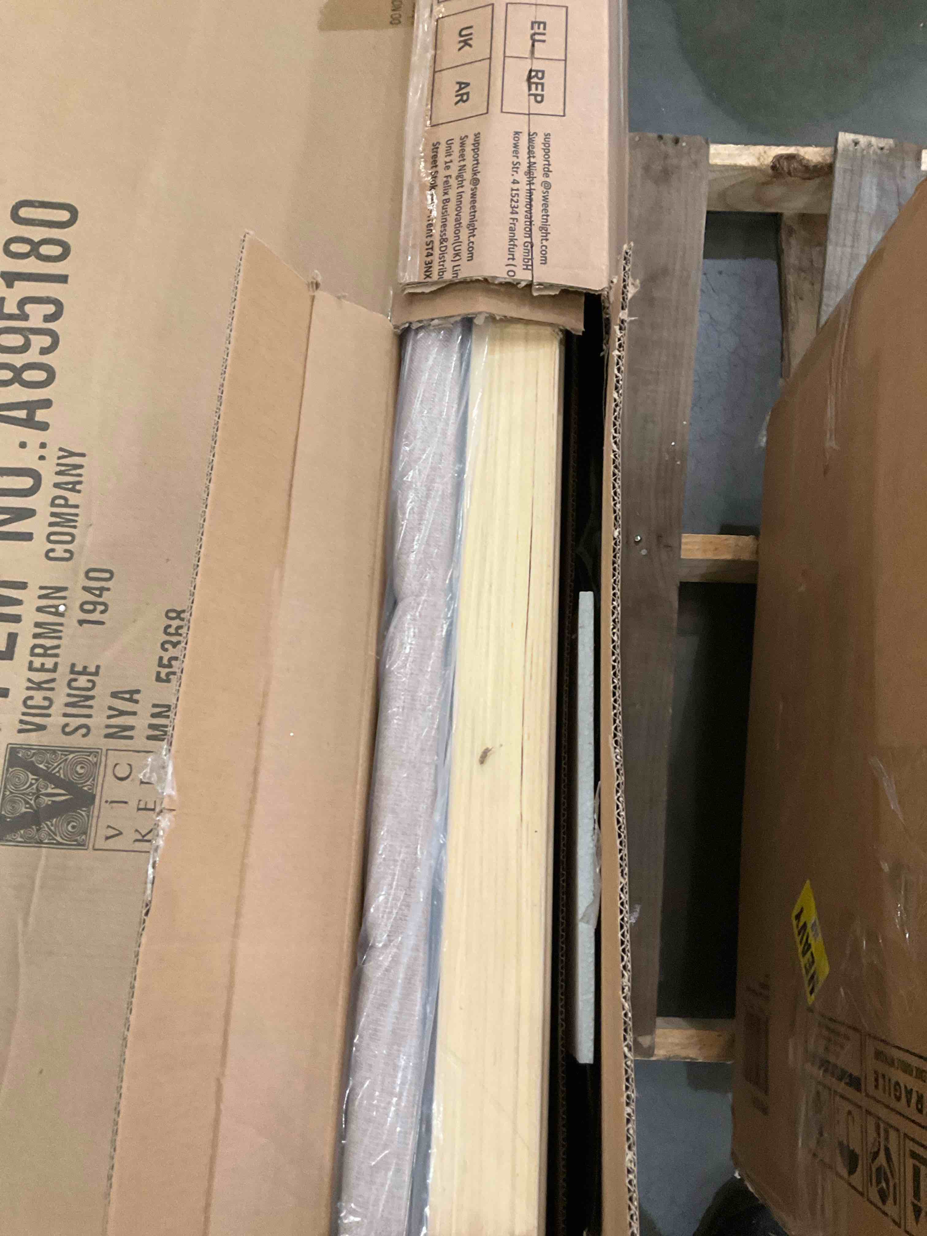 bed frame upholstered 141.5 12.5