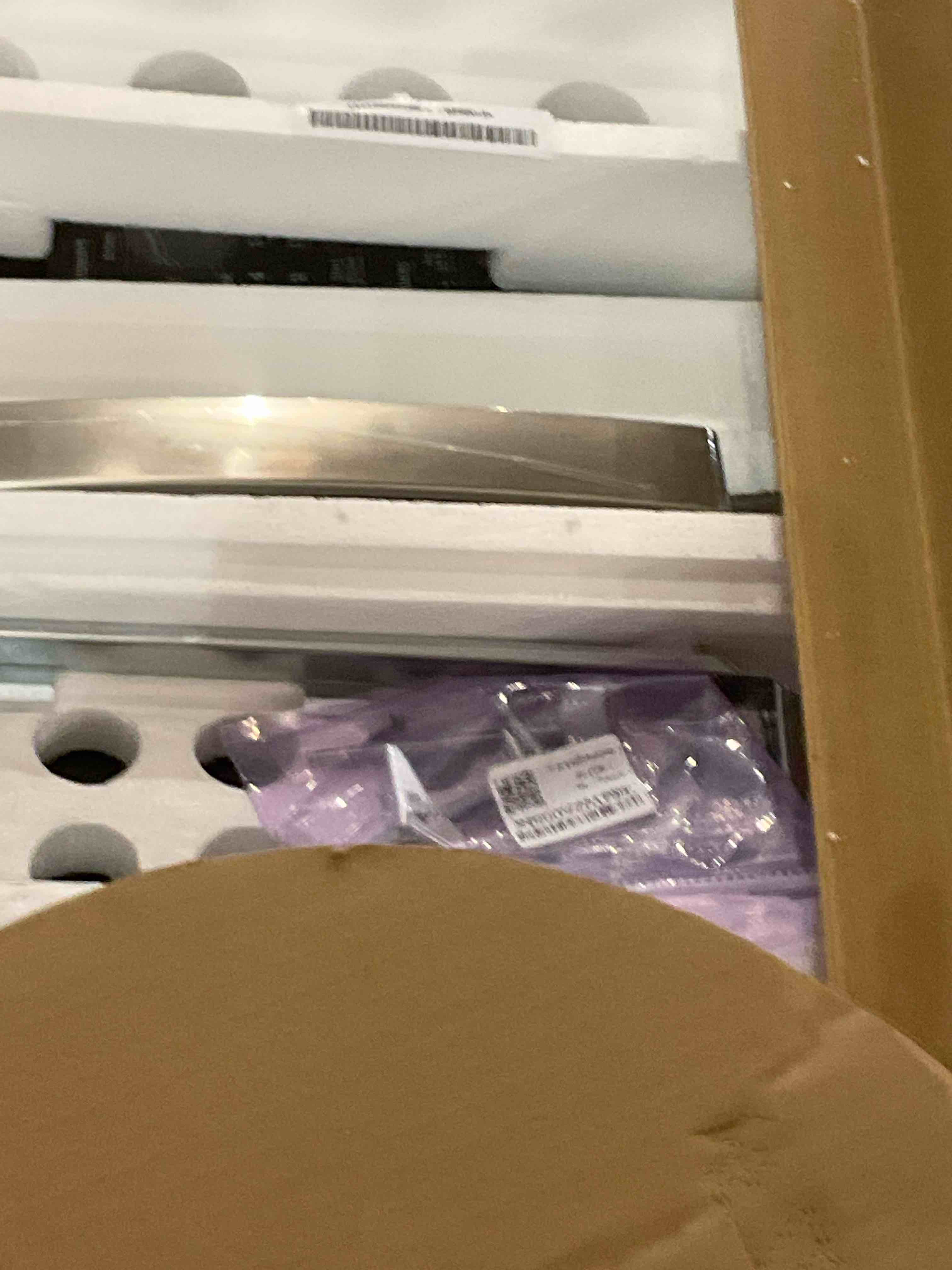 https://s3.amazonaws.com/lotting-images-prod/bidfta/GRA0284704_1735656698598.jpeg