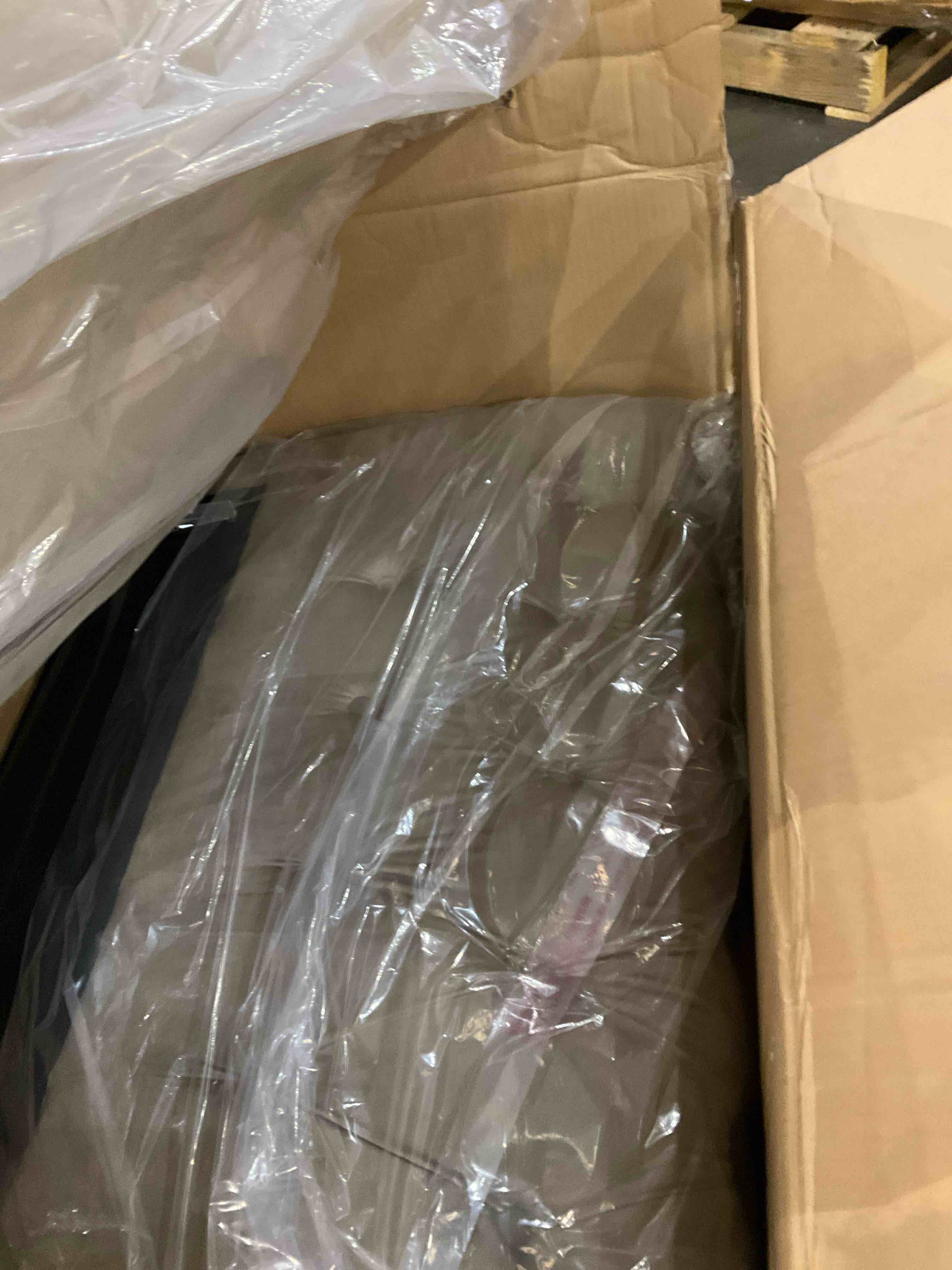 https://s3.amazonaws.com/lotting-images-prod/bidfta/GRA0285130_1735048477281.jpeg