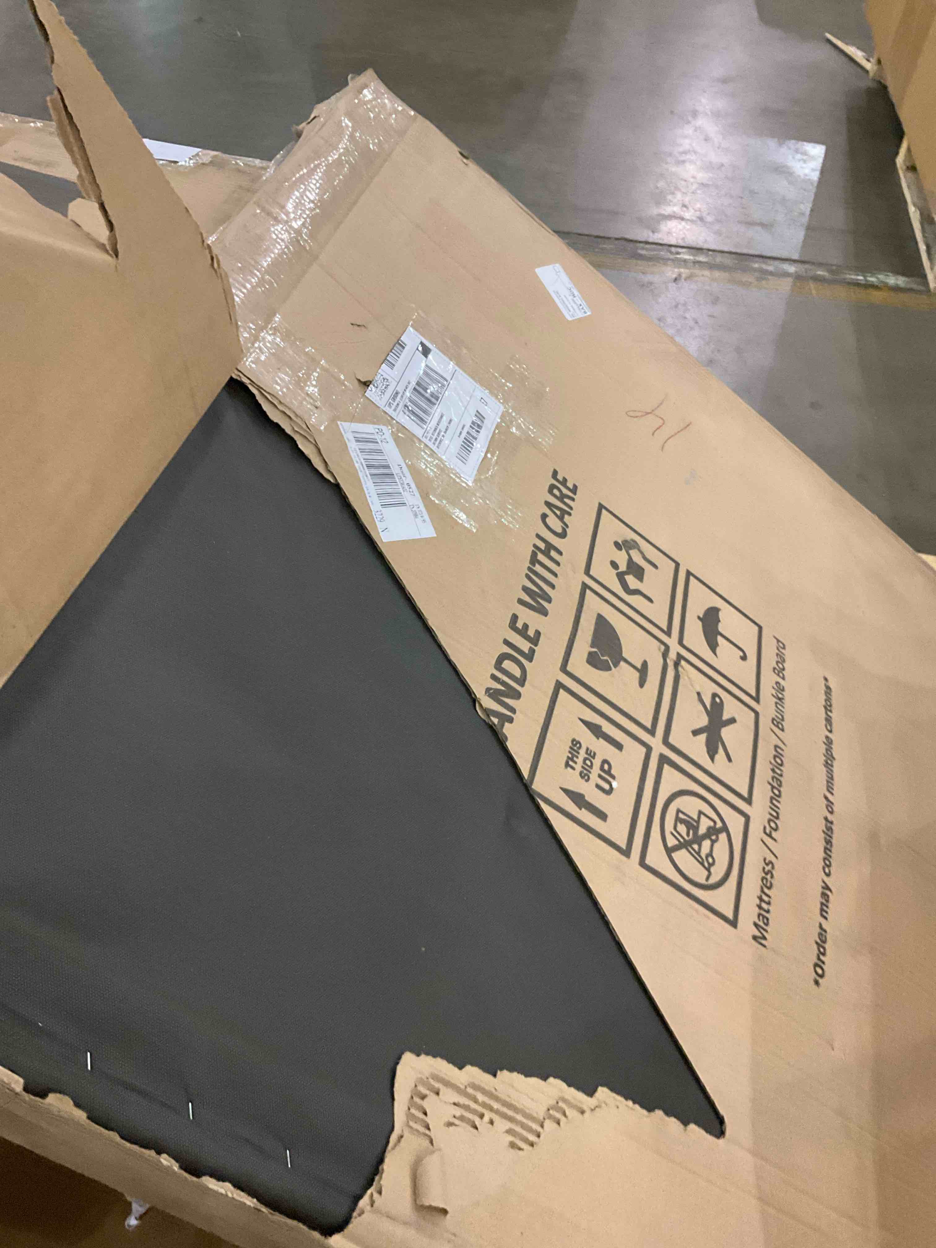 https://s3.amazonaws.com/lotting-images-prod/bidfta/GRA0285937_1733841580049.jpeg