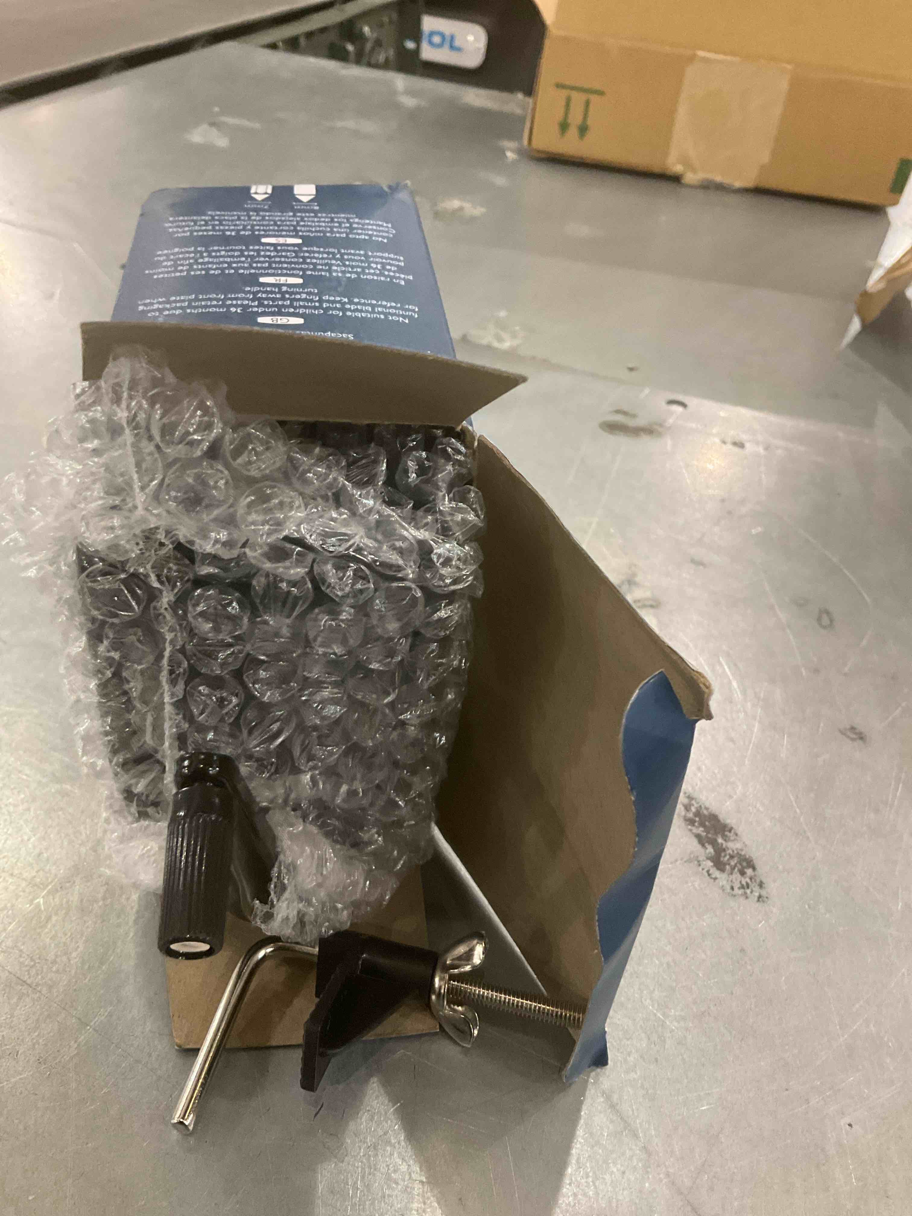 Derwent Super Point Manual Helical Pencil Sharpener (2302001) , Black