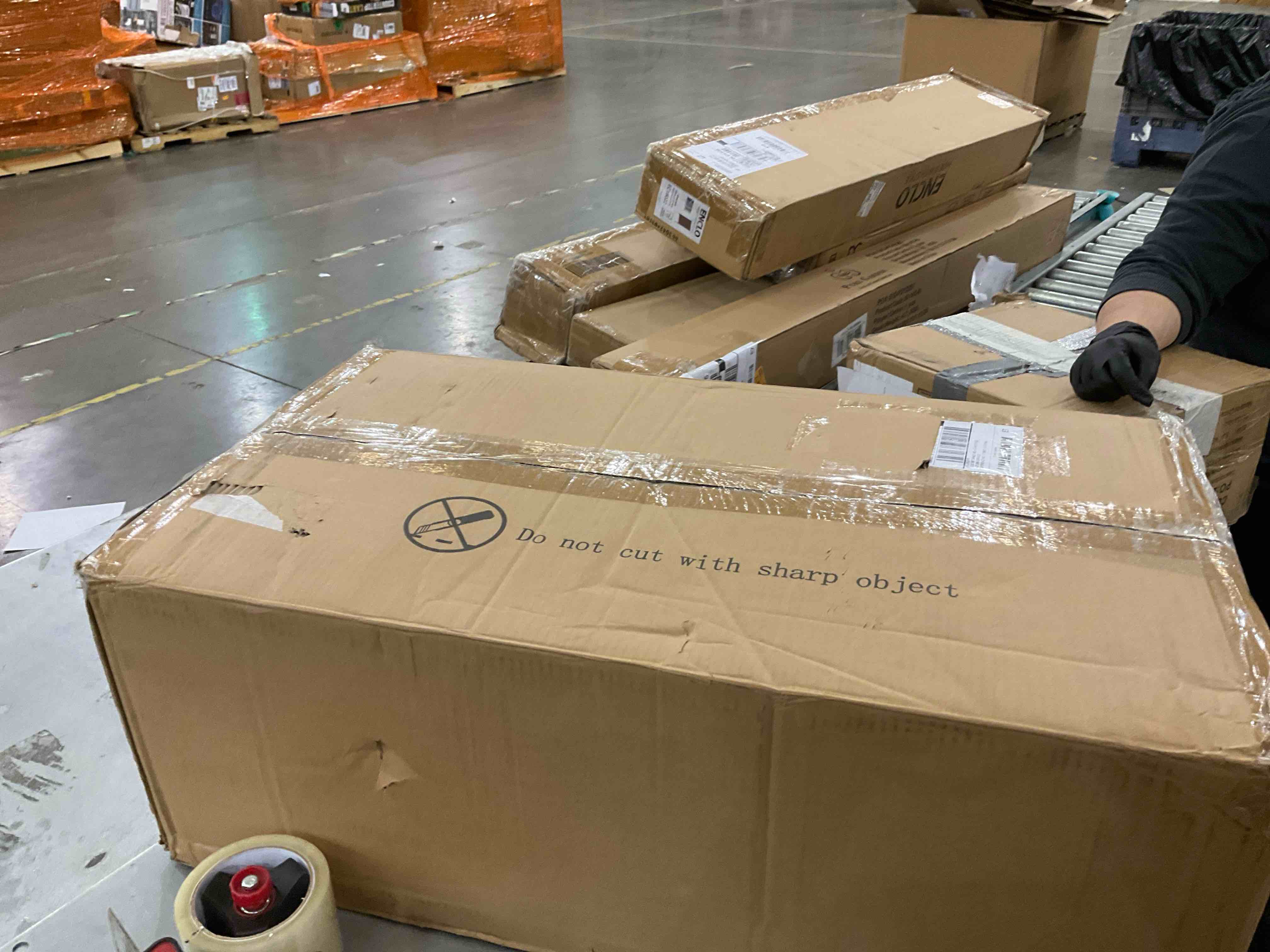 https://s3.amazonaws.com/lotting-images-prod/bidfta/GRA0286612_1728499029968.jpeg
