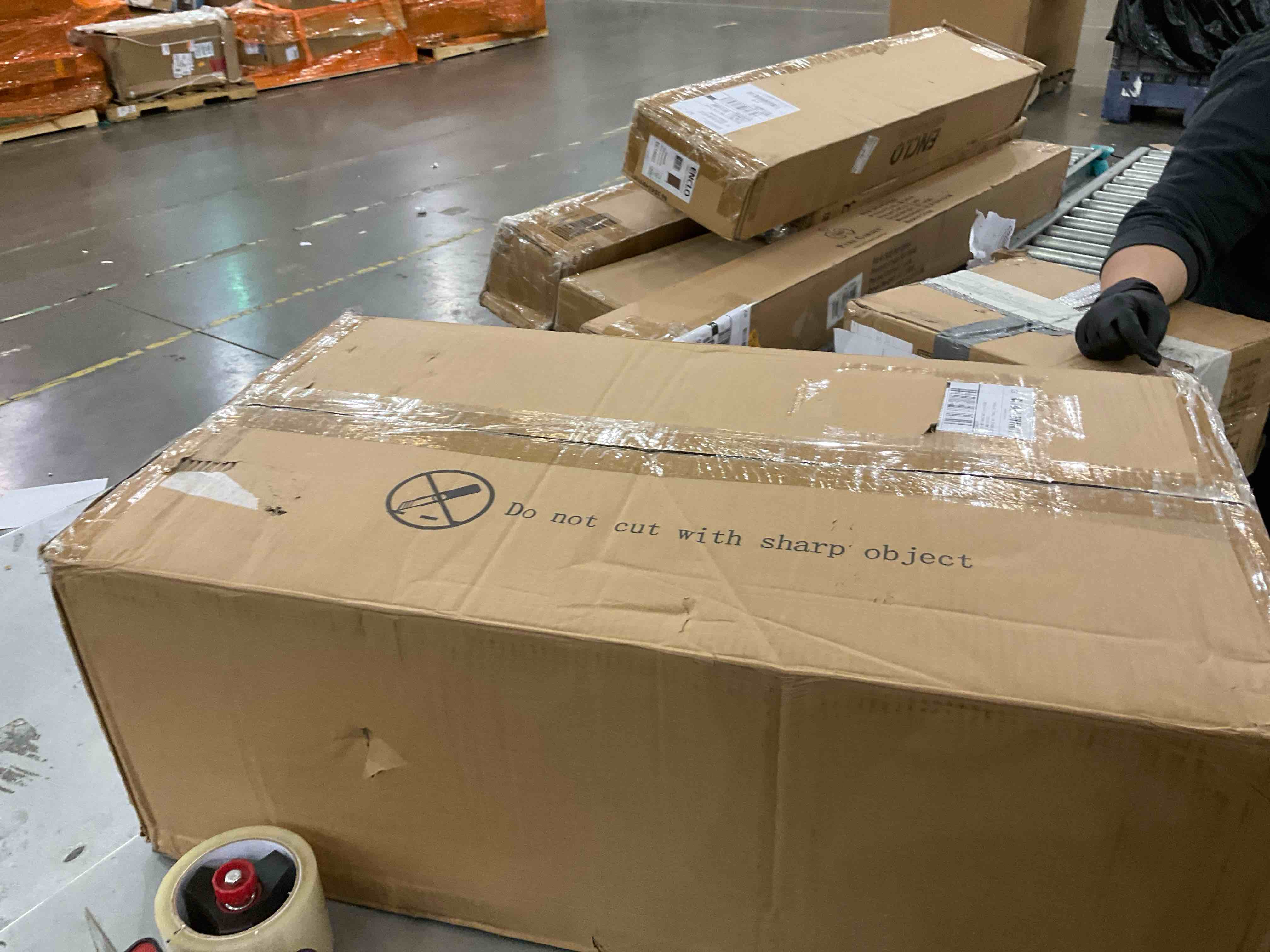 https://s3.amazonaws.com/lotting-images-prod/bidfta/GRA0286612_1728499031038.jpeg