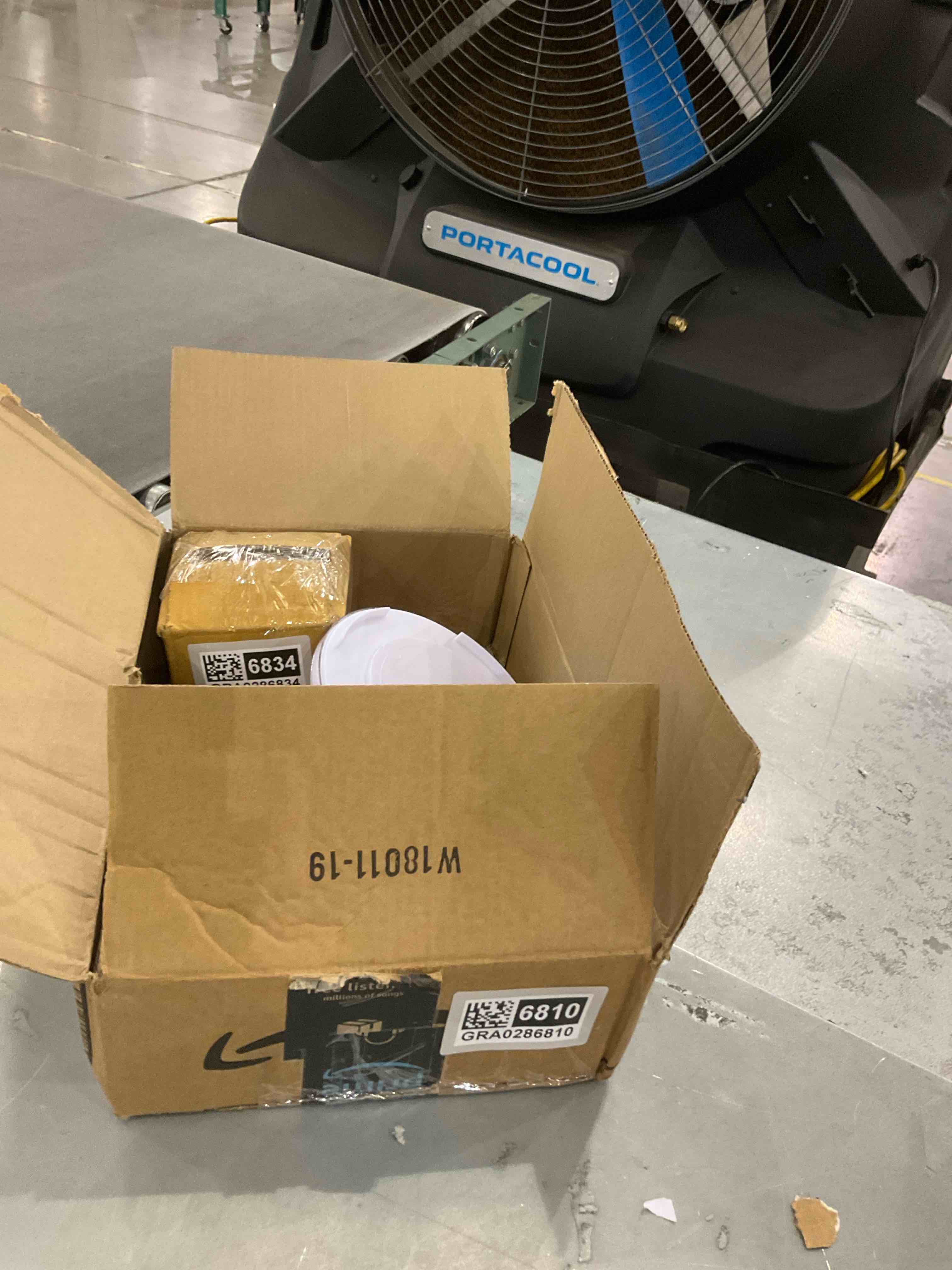 https://s3.amazonaws.com/lotting-images-prod/bidfta/GRA0286810_1728395797548.jpeg