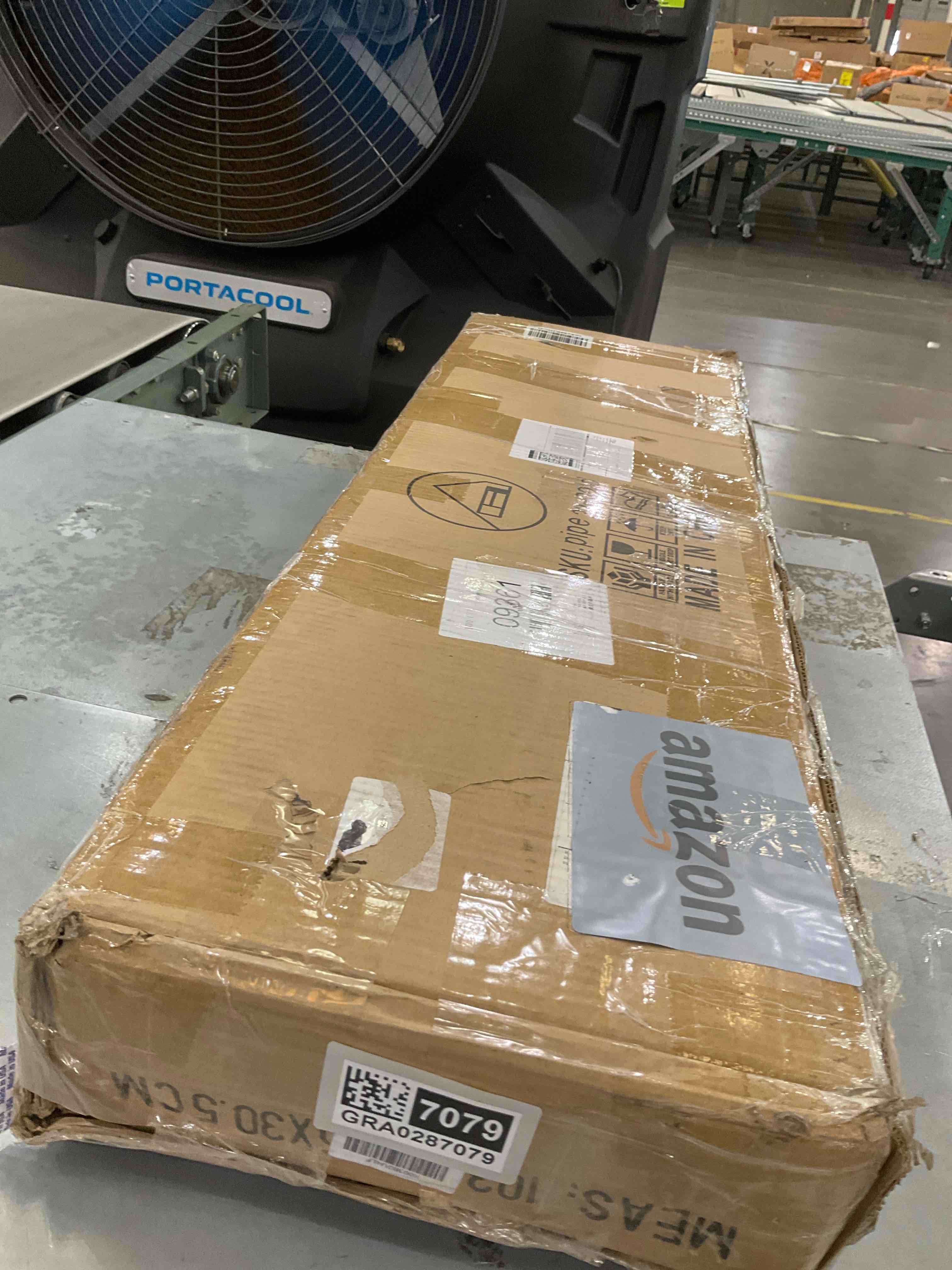 Smlttel Gold Wall Clothing Racks with White Shelves, Wall Mounted Gold