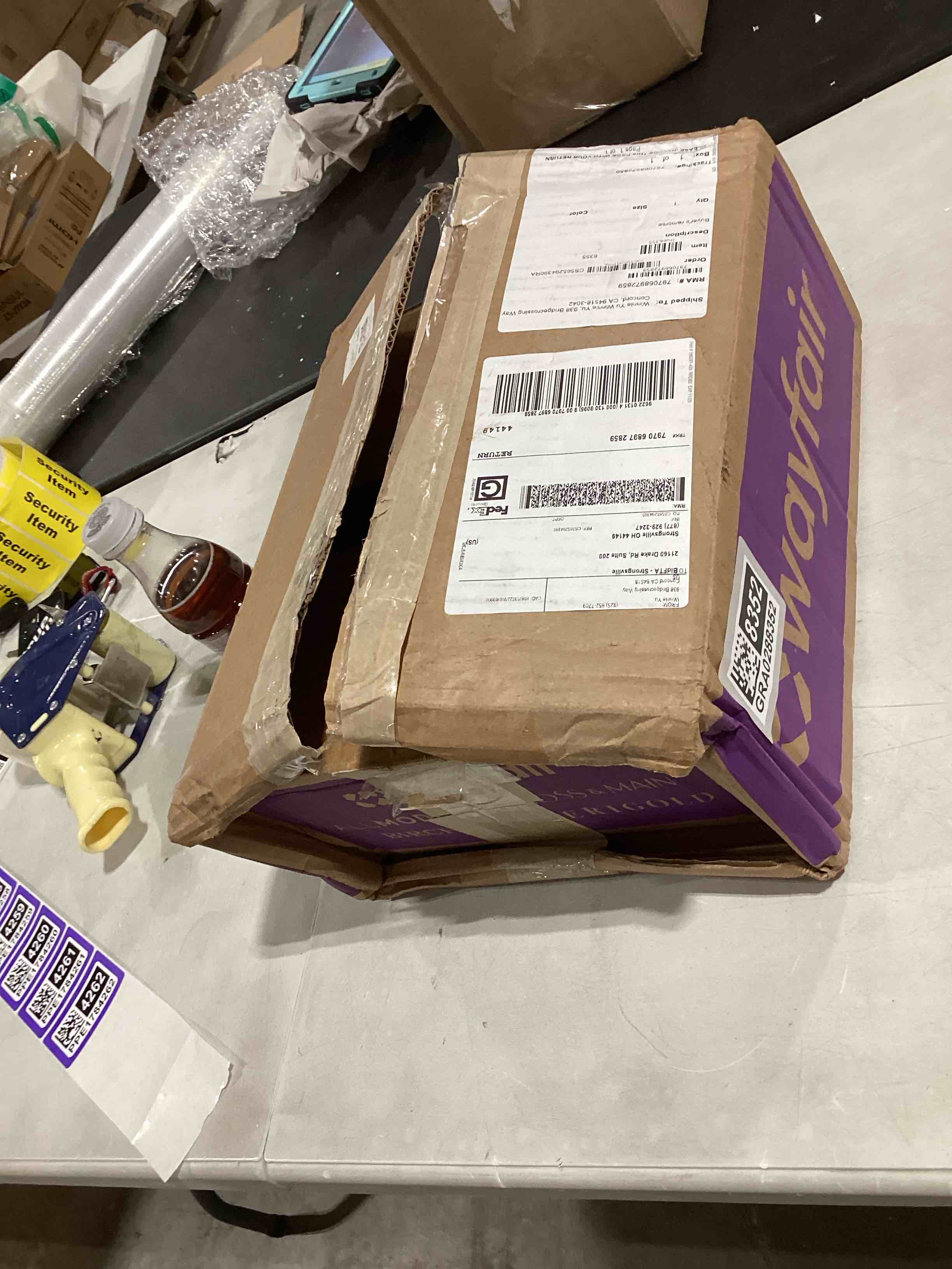 https://s3.amazonaws.com/lotting-images-prod/bidfta/GRA0288352_1738584740857.jpeg