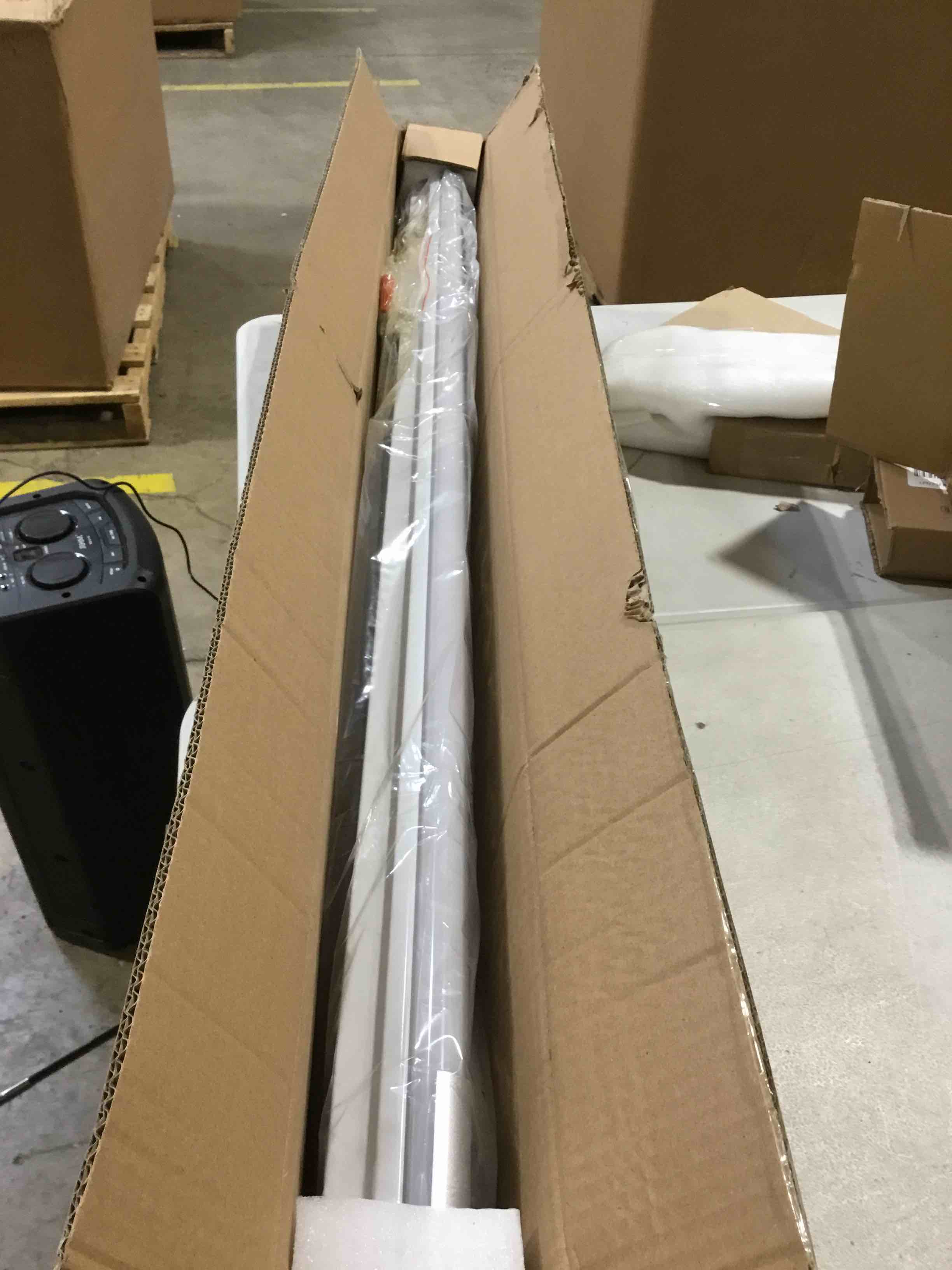 https://s3.amazonaws.com/lotting-images-prod/bidfta/GRA0288921_1731522469911.jpeg