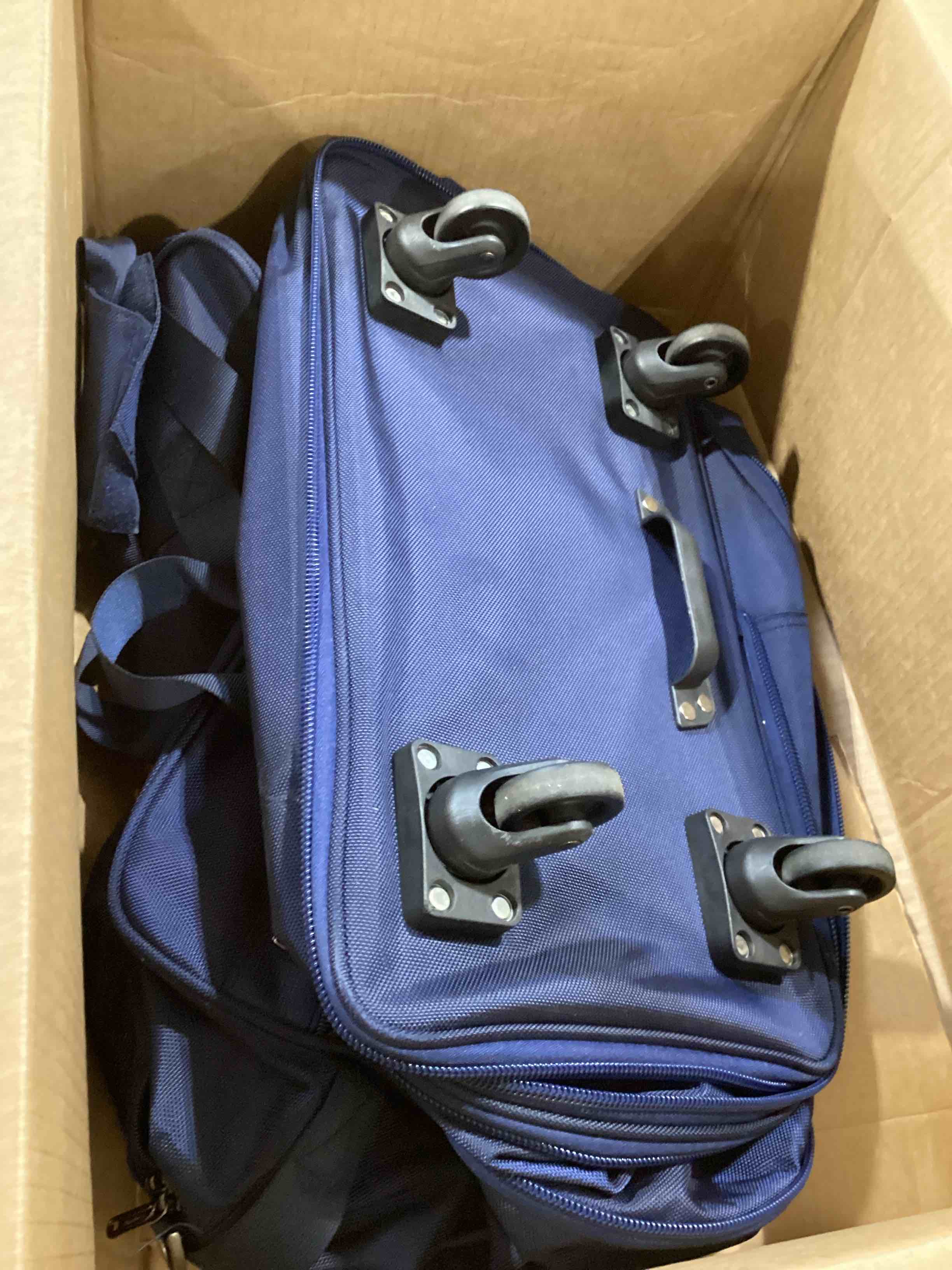 https://s3.amazonaws.com/lotting-images-prod/bidfta/GRA0289742_1730732255884.jpeg