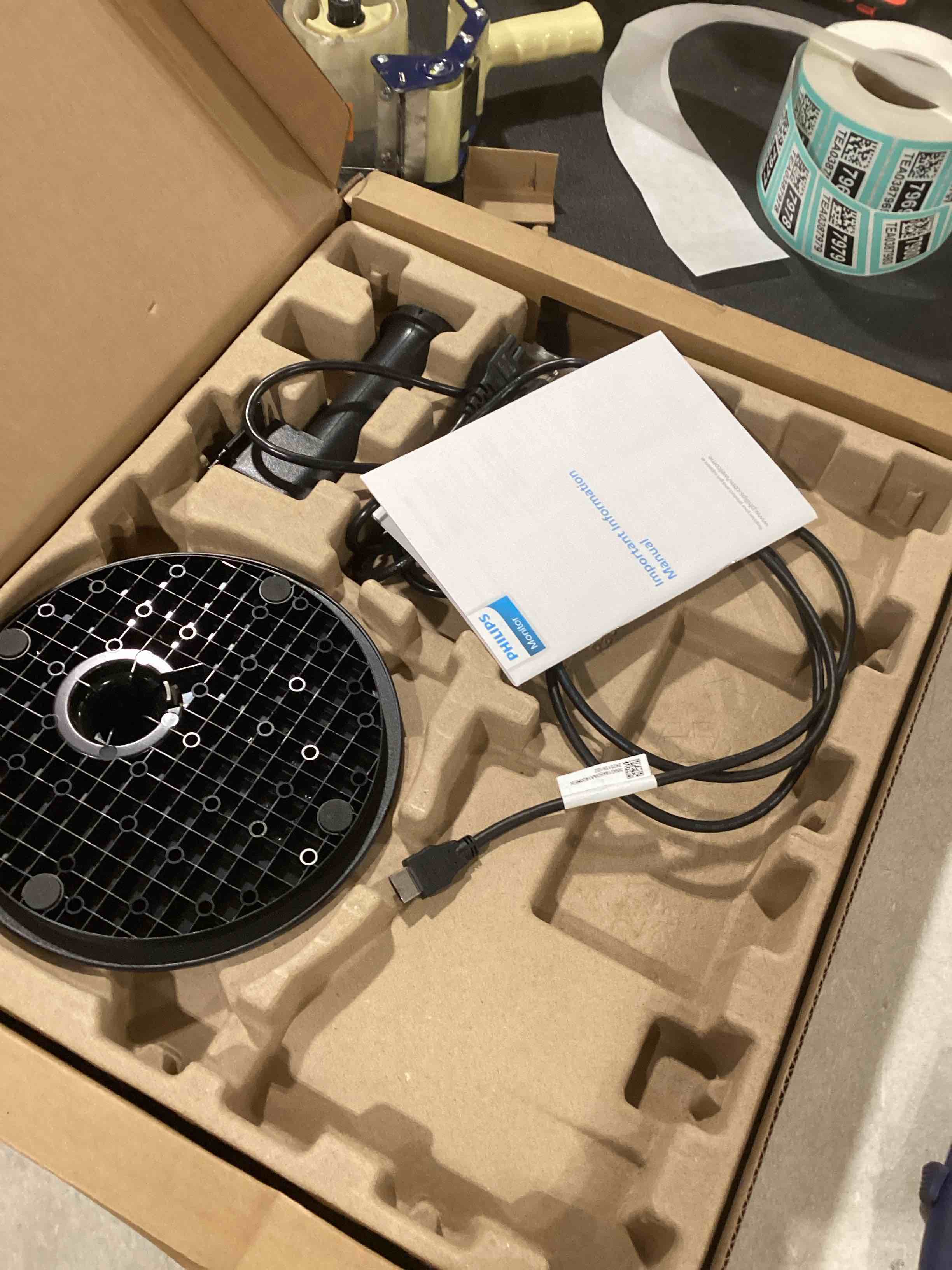 https://s3.amazonaws.com/lotting-images-prod/bidfta/GRA0291465_1733232906696.jpeg