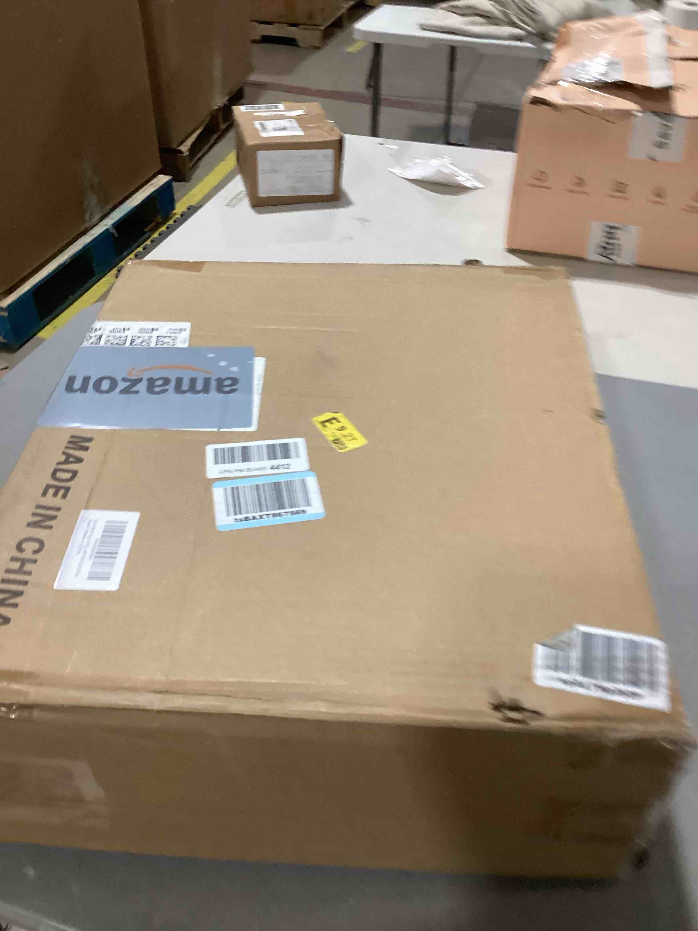 https://s3.amazonaws.com/lotting-images-prod/bidfta/GRA0293102_1733142343304.jpeg