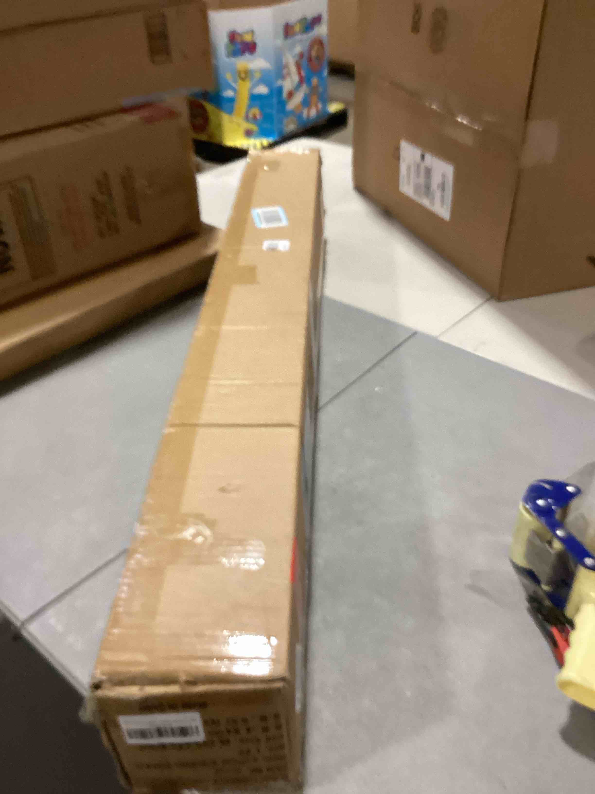 https://s3.amazonaws.com/lotting-images-prod/bidfta/GRA0293439_1732628022616.jpeg