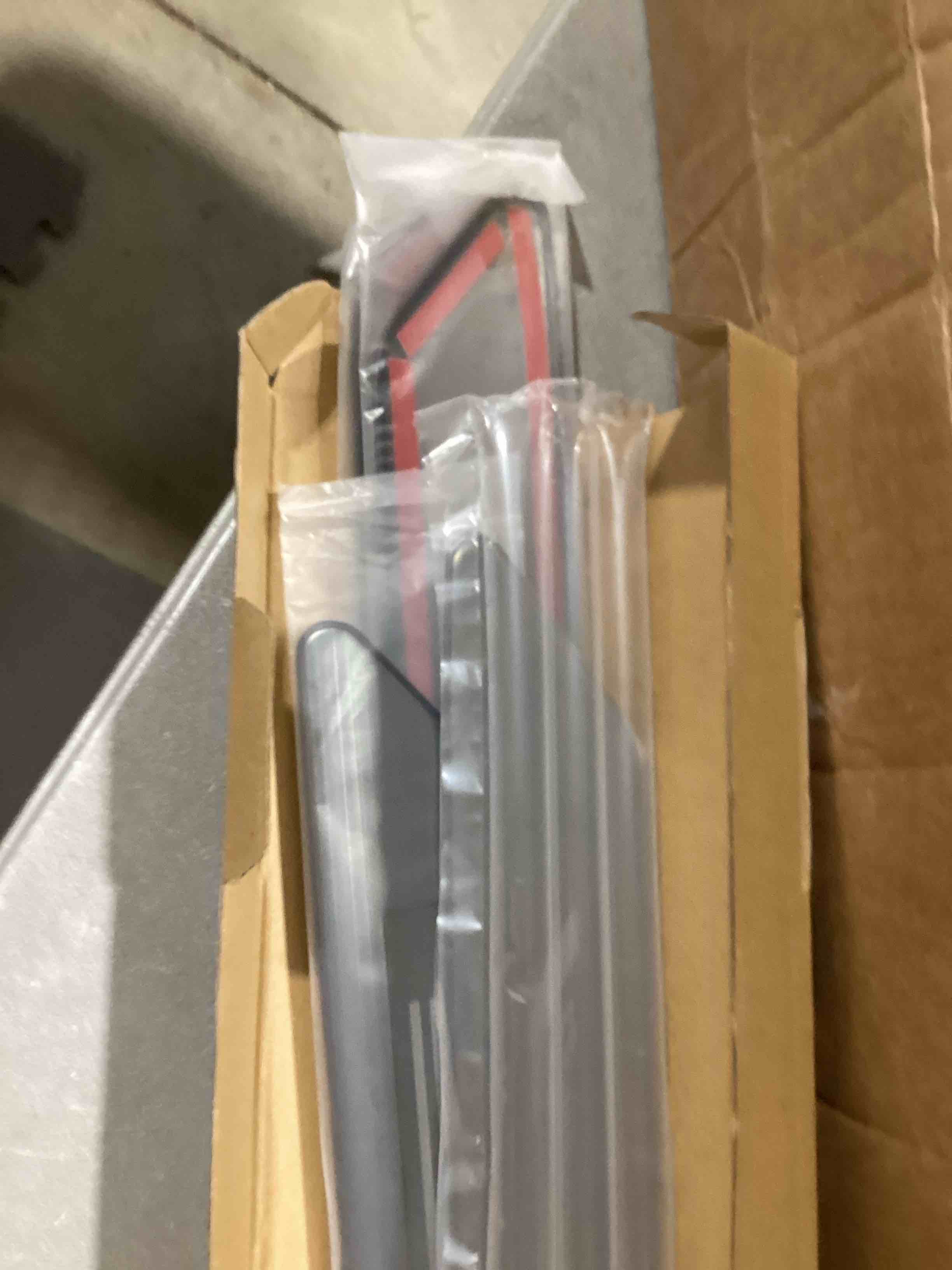 https://s3.amazonaws.com/lotting-images-prod/bidfta/GRA0293524_1732549116622.jpeg