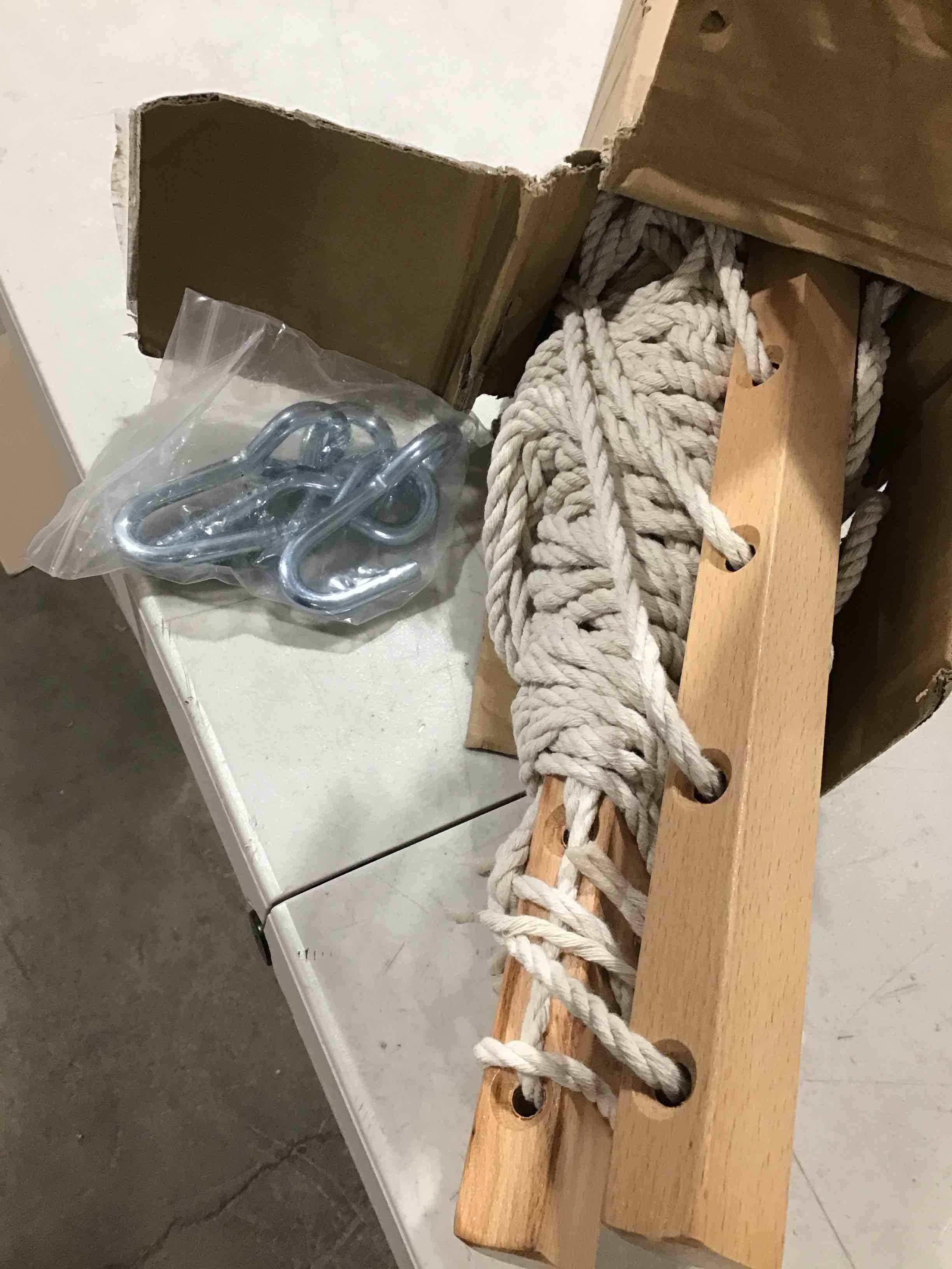 https://s3.amazonaws.com/lotting-images-prod/bidfta/GRA0294017_1730487058456.jpeg