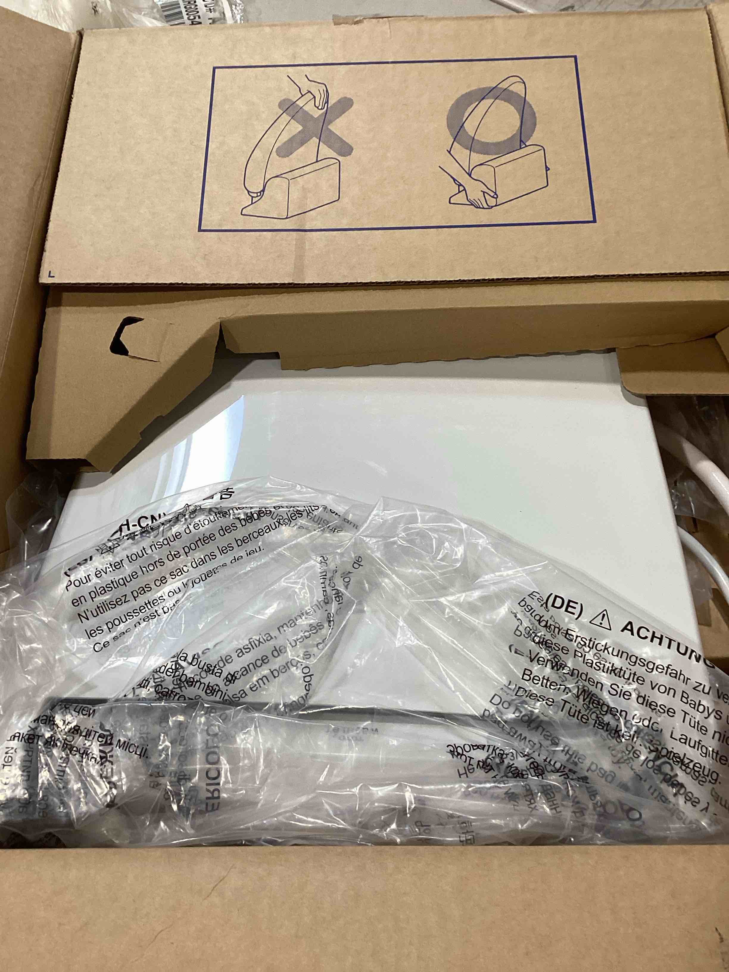 https://s3.amazonaws.com/lotting-images-prod/bidfta/GRA0295272_1728656554642.jpeg