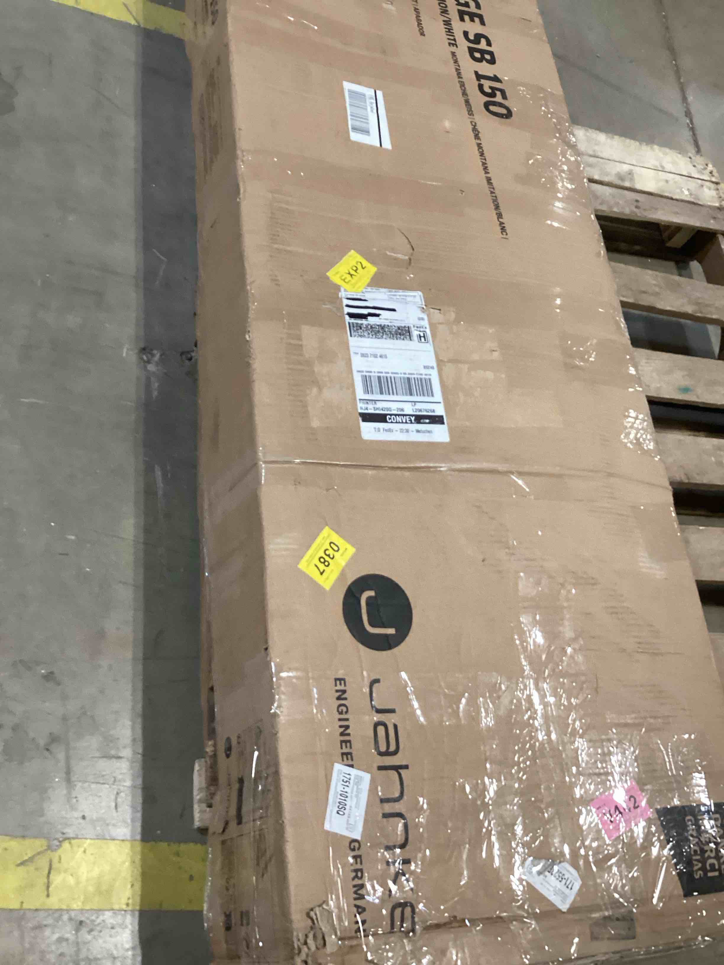 https://s3.amazonaws.com/lotting-images-prod/bidfta/GRA0296014_1737992065196.jpeg