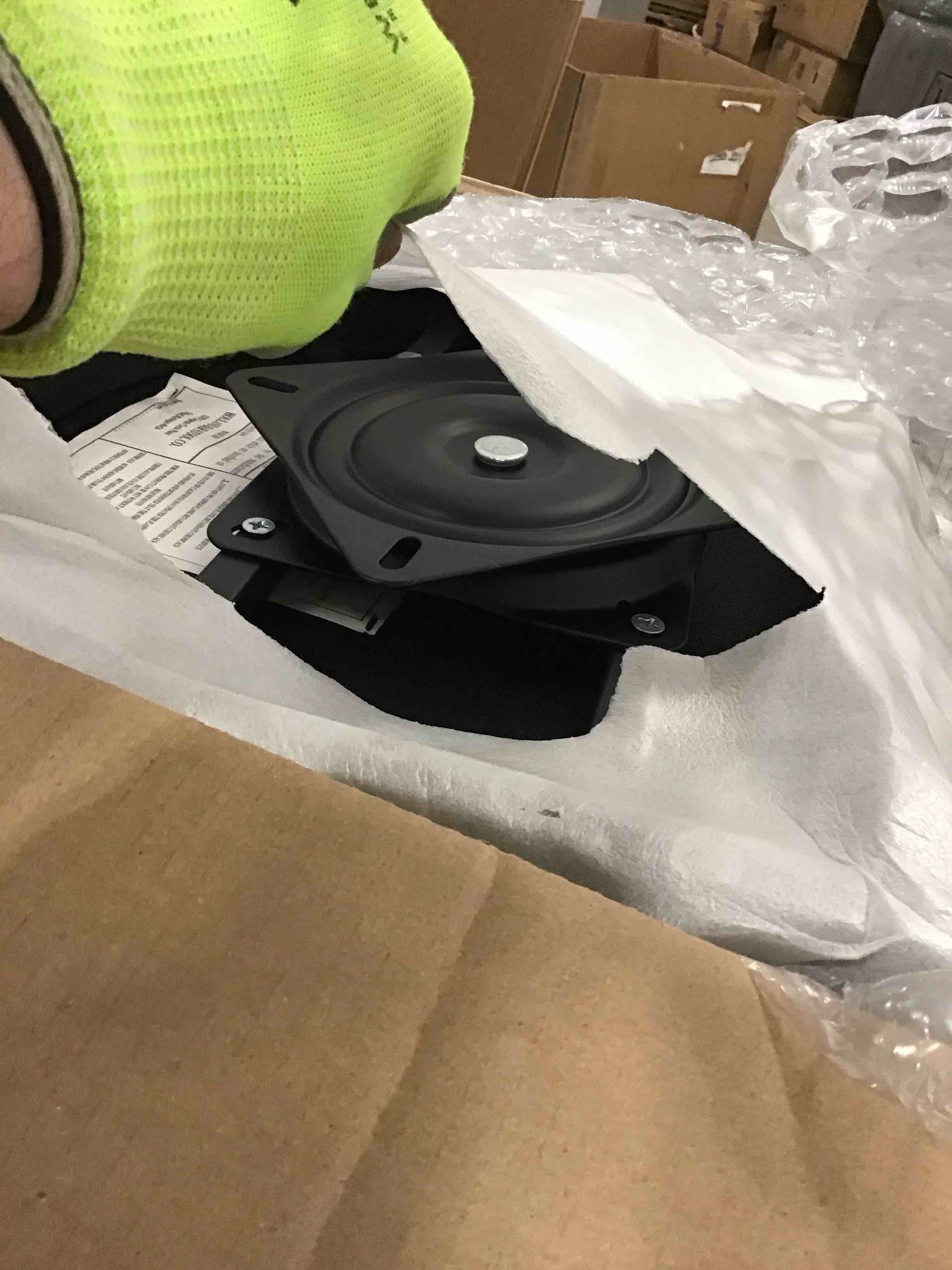 https://s3.amazonaws.com/lotting-images-prod/bidfta/GRA0296253_1736598798510.jpeg