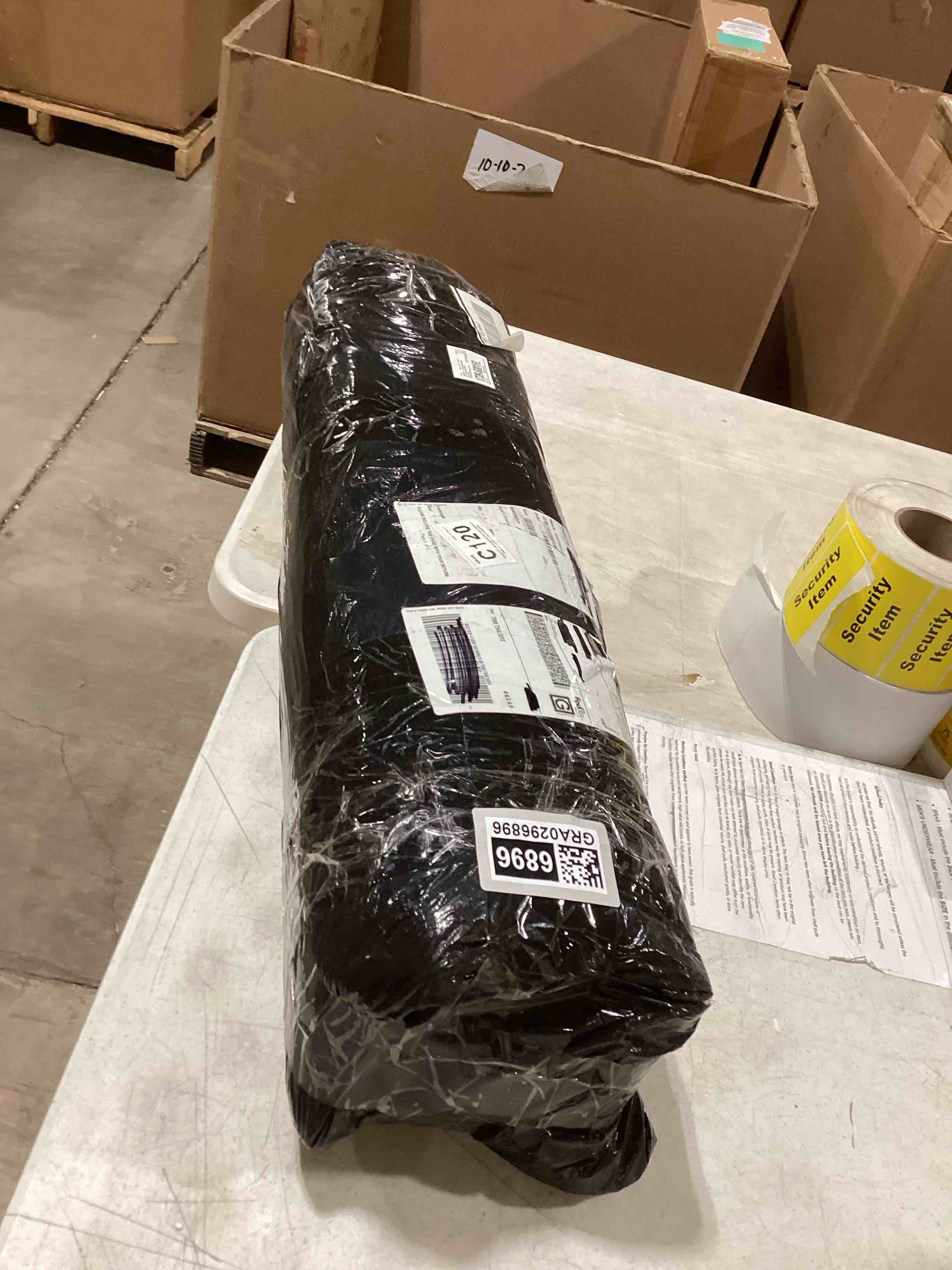 Giannini Geometric Moroccan Area Rug in Gray/ Off White