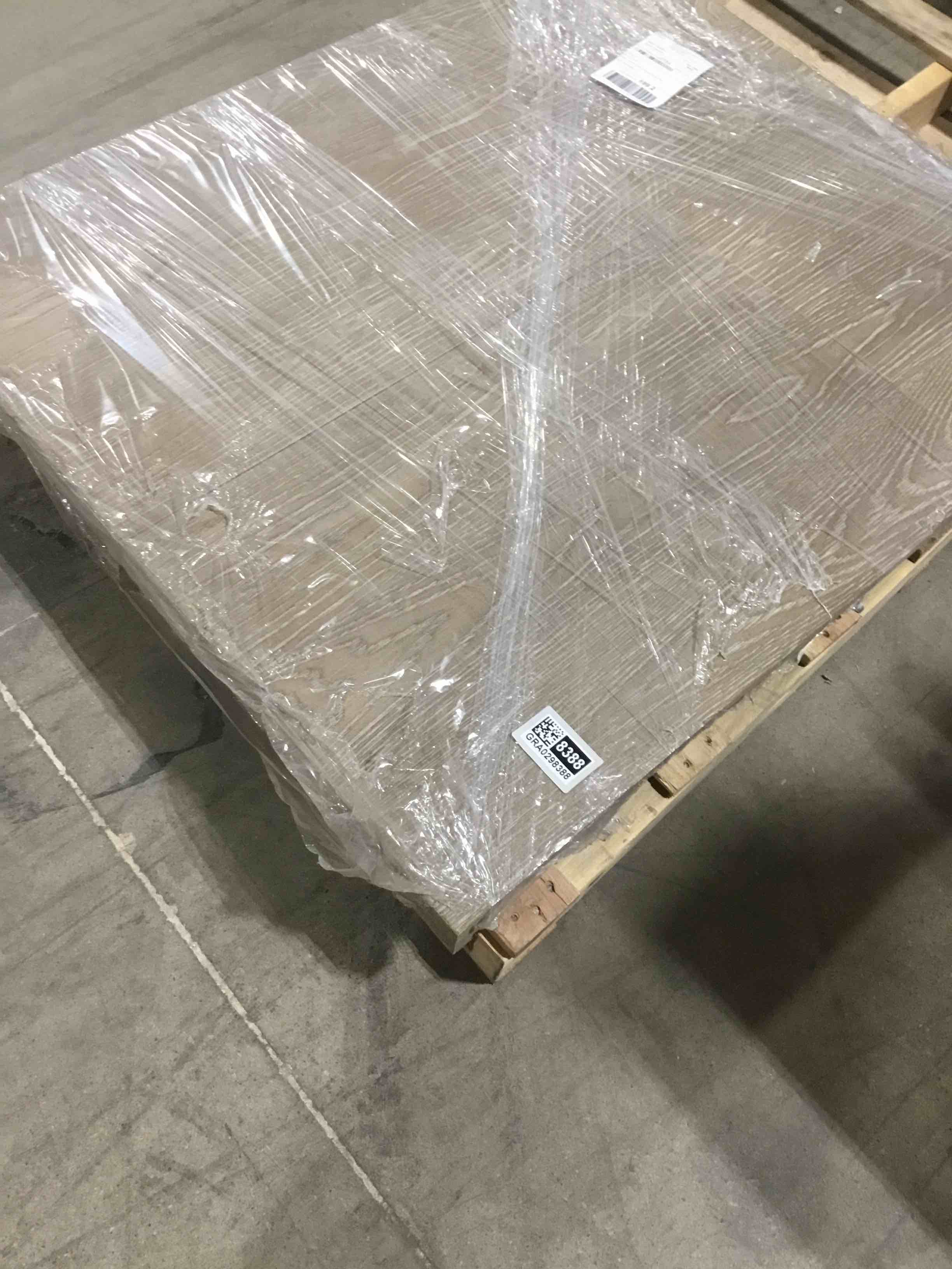 https://s3.amazonaws.com/lotting-images-prod/bidfta/GRA0298388_1745589561134.jpeg