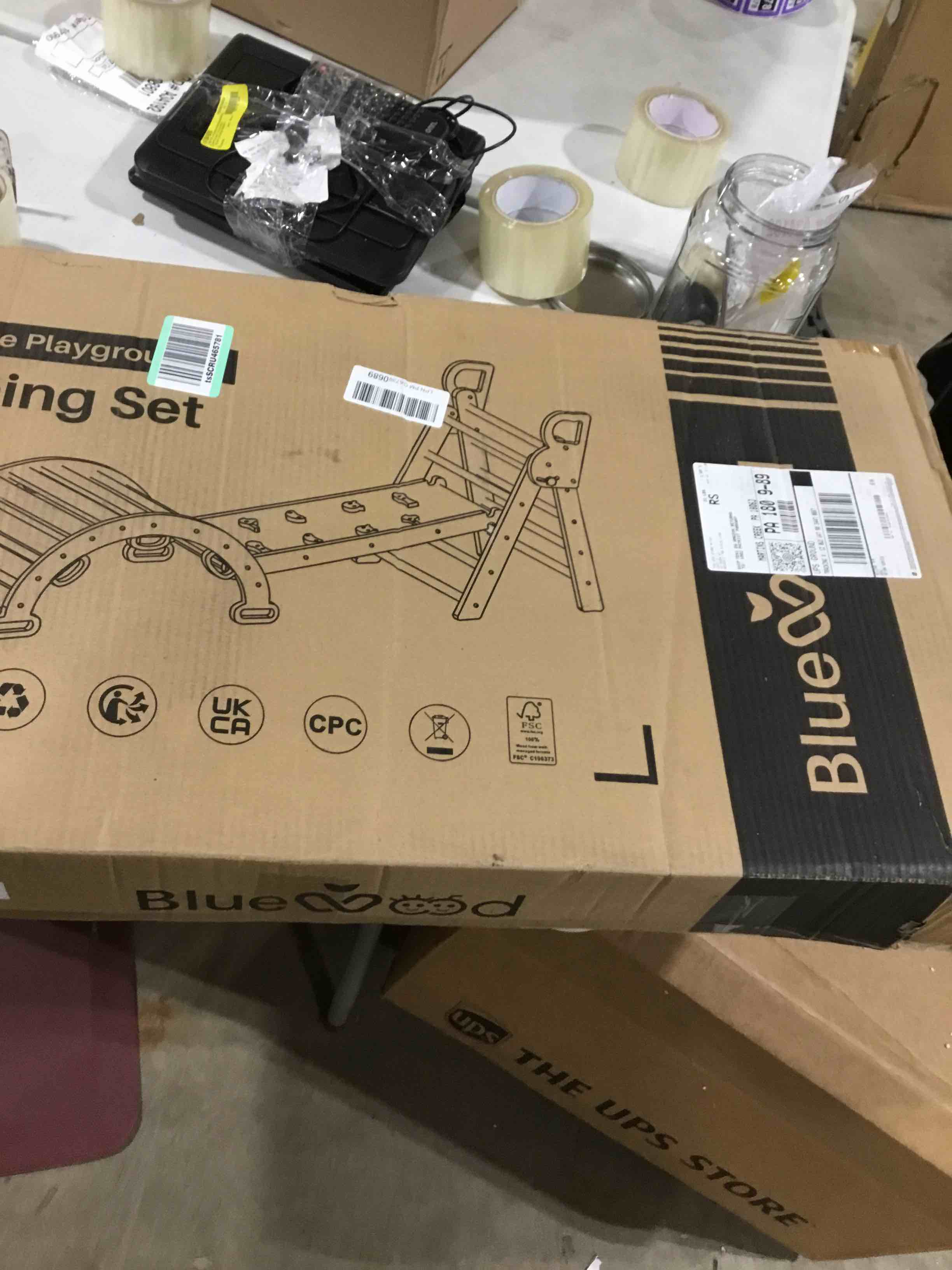 https://s3.amazonaws.com/lotting-images-prod/bidfta/GRA0299937_1733231591201.jpeg