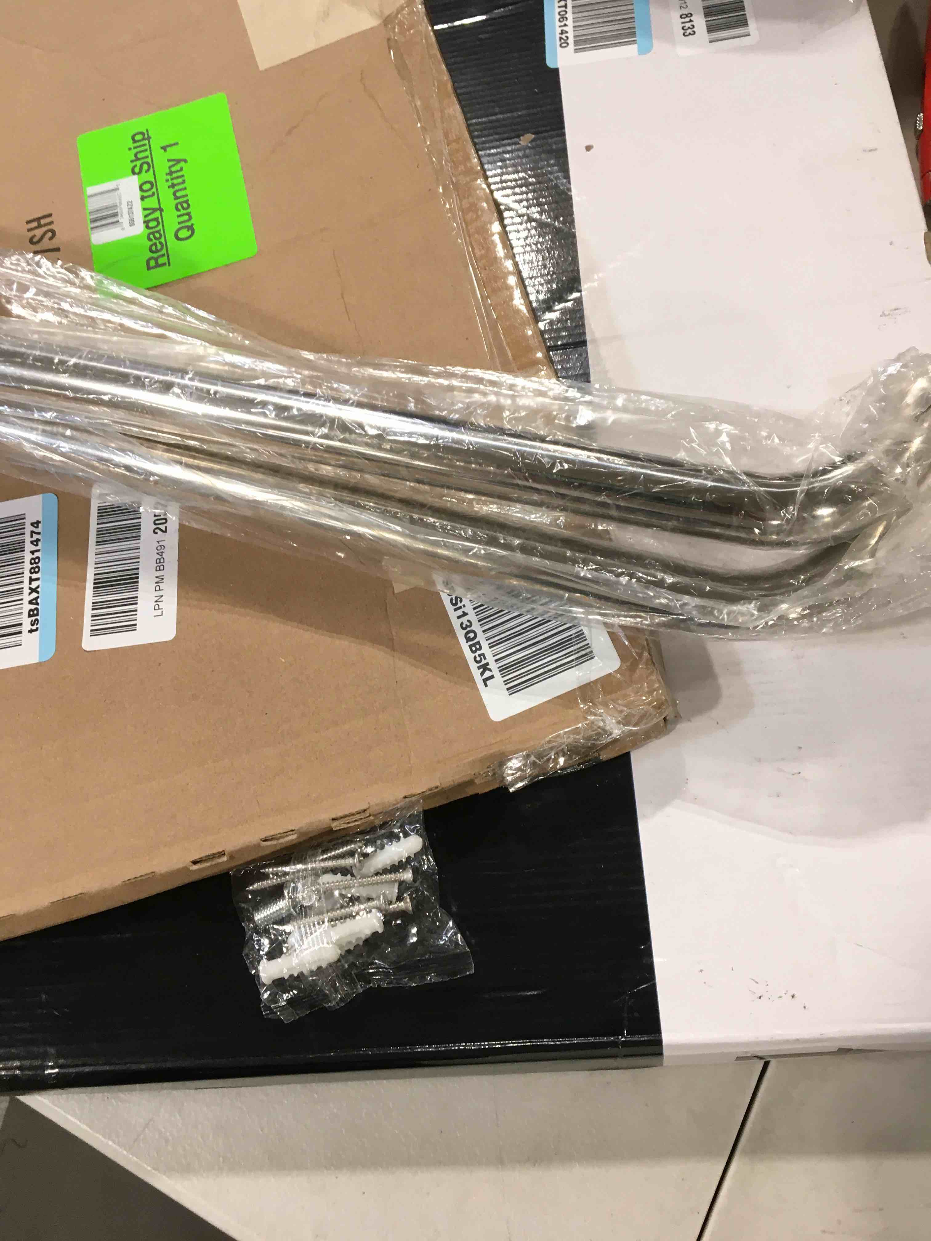 https://s3.amazonaws.com/lotting-images-prod/bidfta/GRA0300097_1731090603068.jpeg