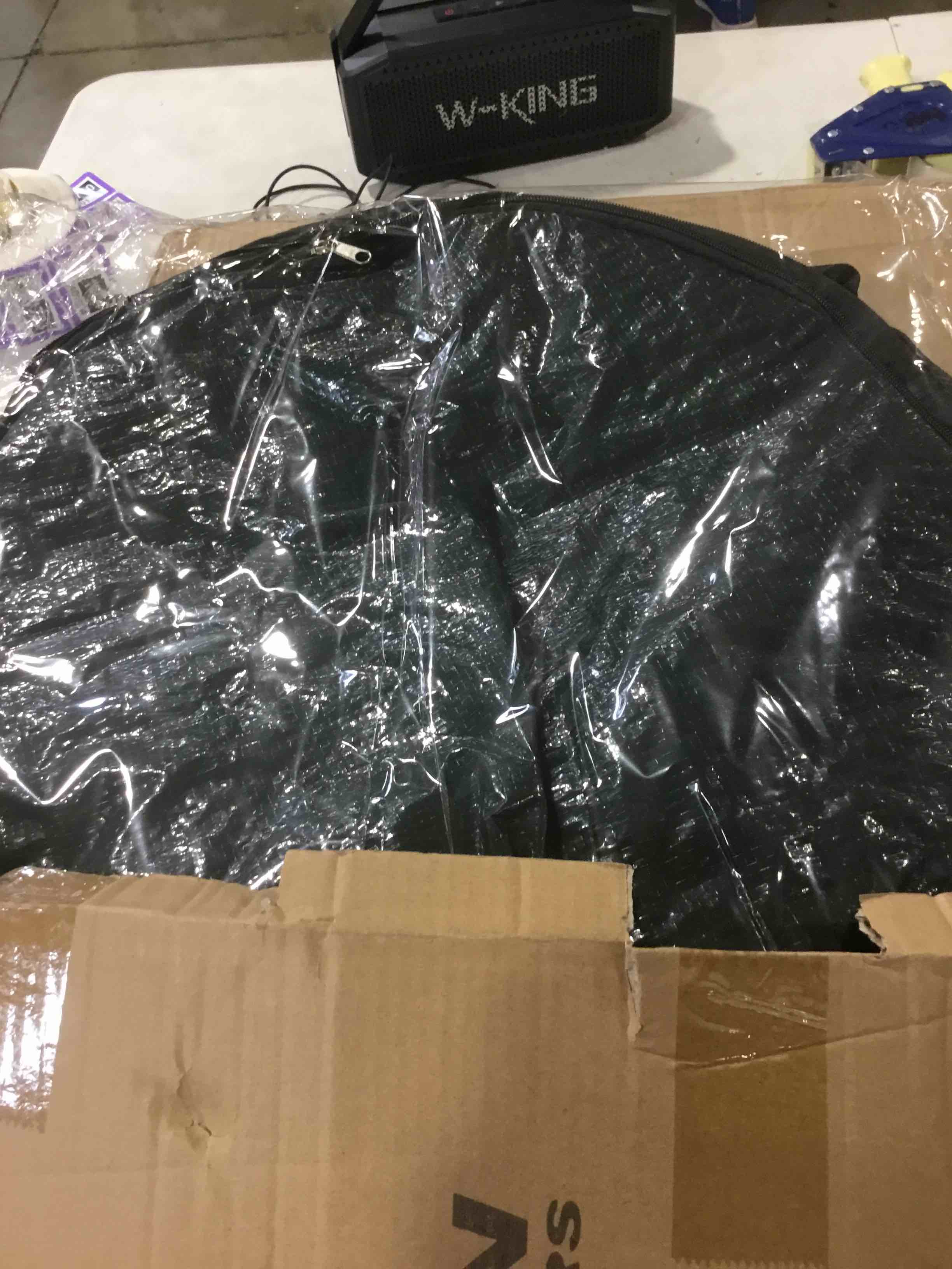 https://s3.amazonaws.com/lotting-images-prod/bidfta/GRA0300268_1730738252678.jpeg