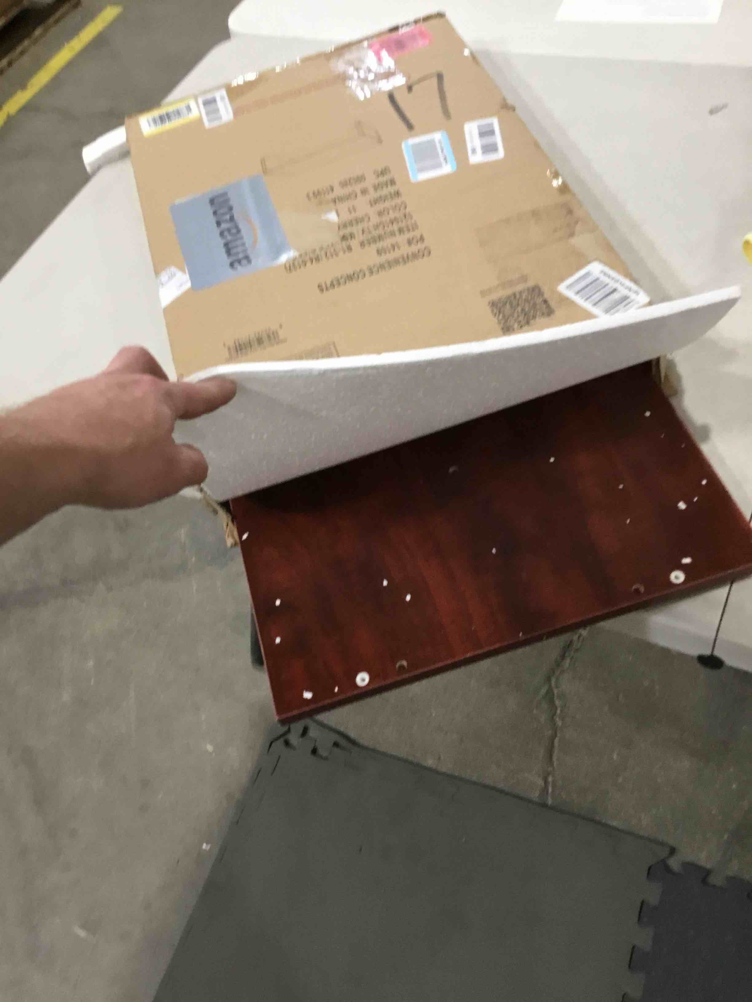 https://s3.amazonaws.com/lotting-images-prod/bidfta/GRA0300288_1730730886856.jpeg