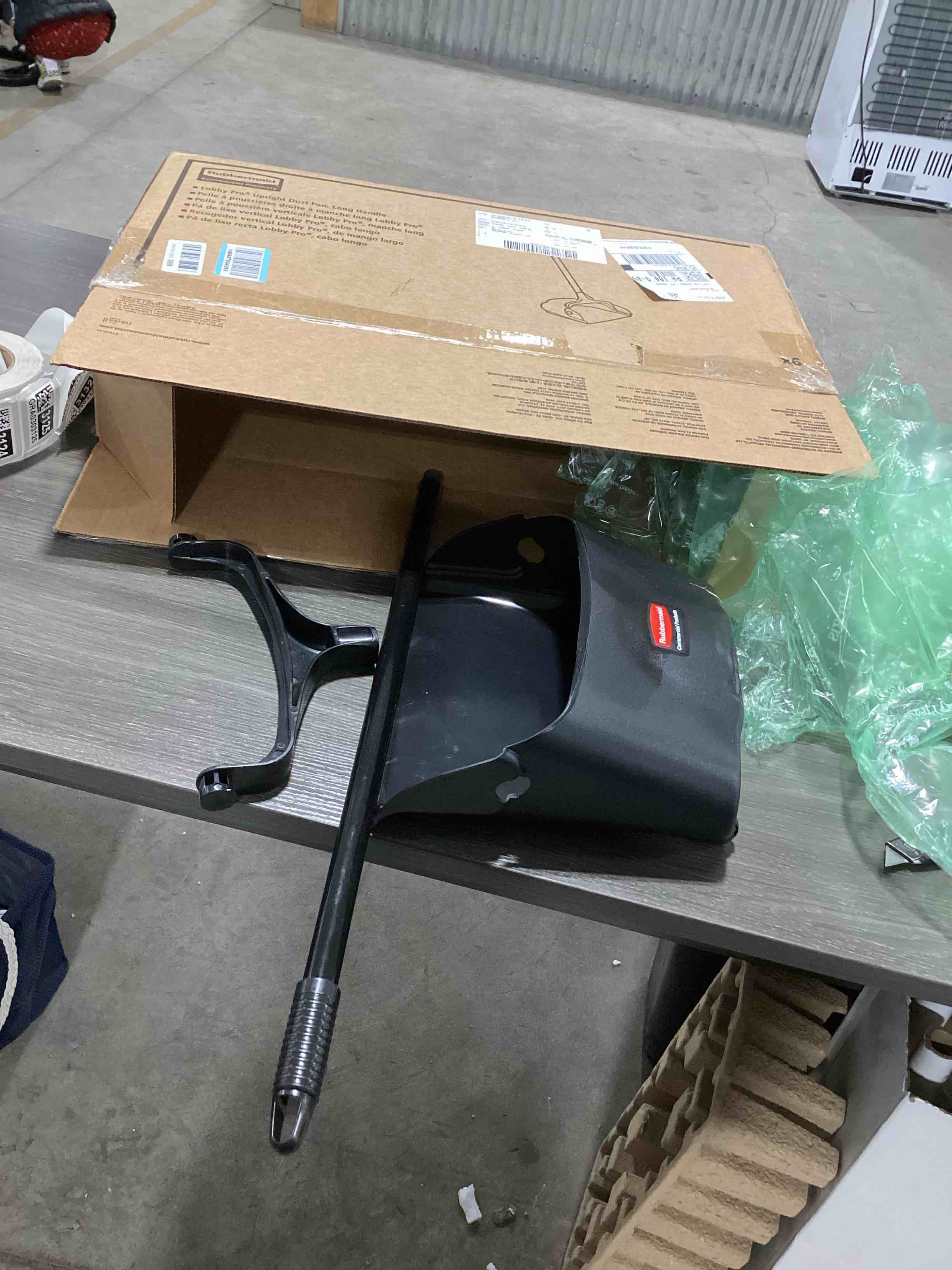 Condition photo showing New/Like New for rubbermaid fg253100bla lobby pro upright dust pan, case of 6