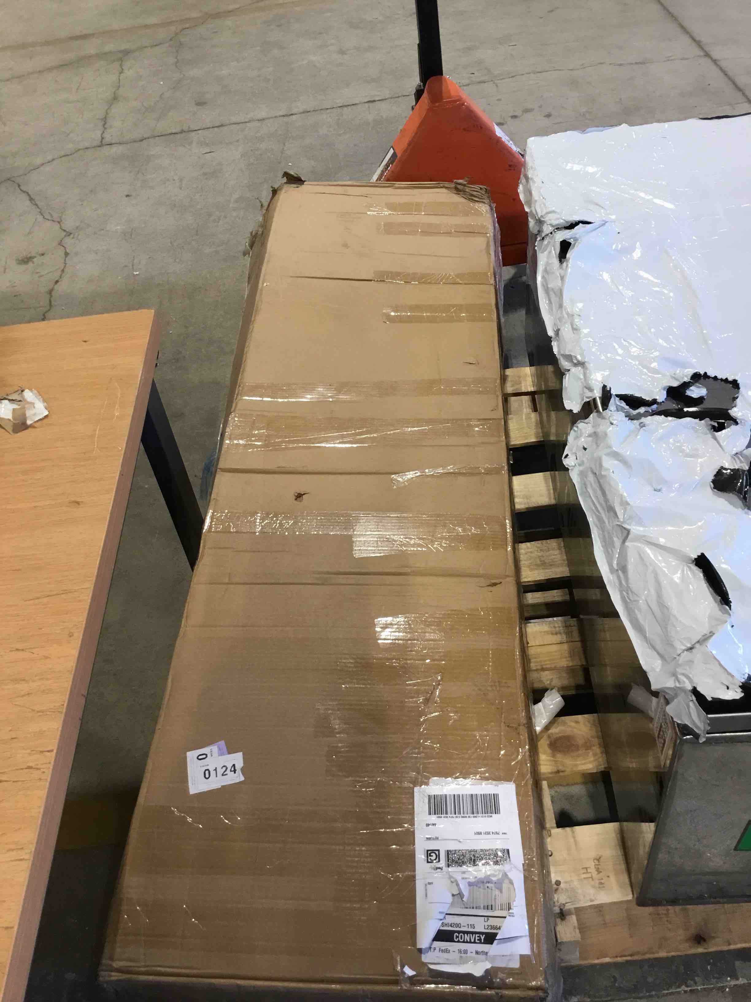 https://s3.amazonaws.com/lotting-images-prod/bidfta/GRA0303296_1756912674790.jpeg
