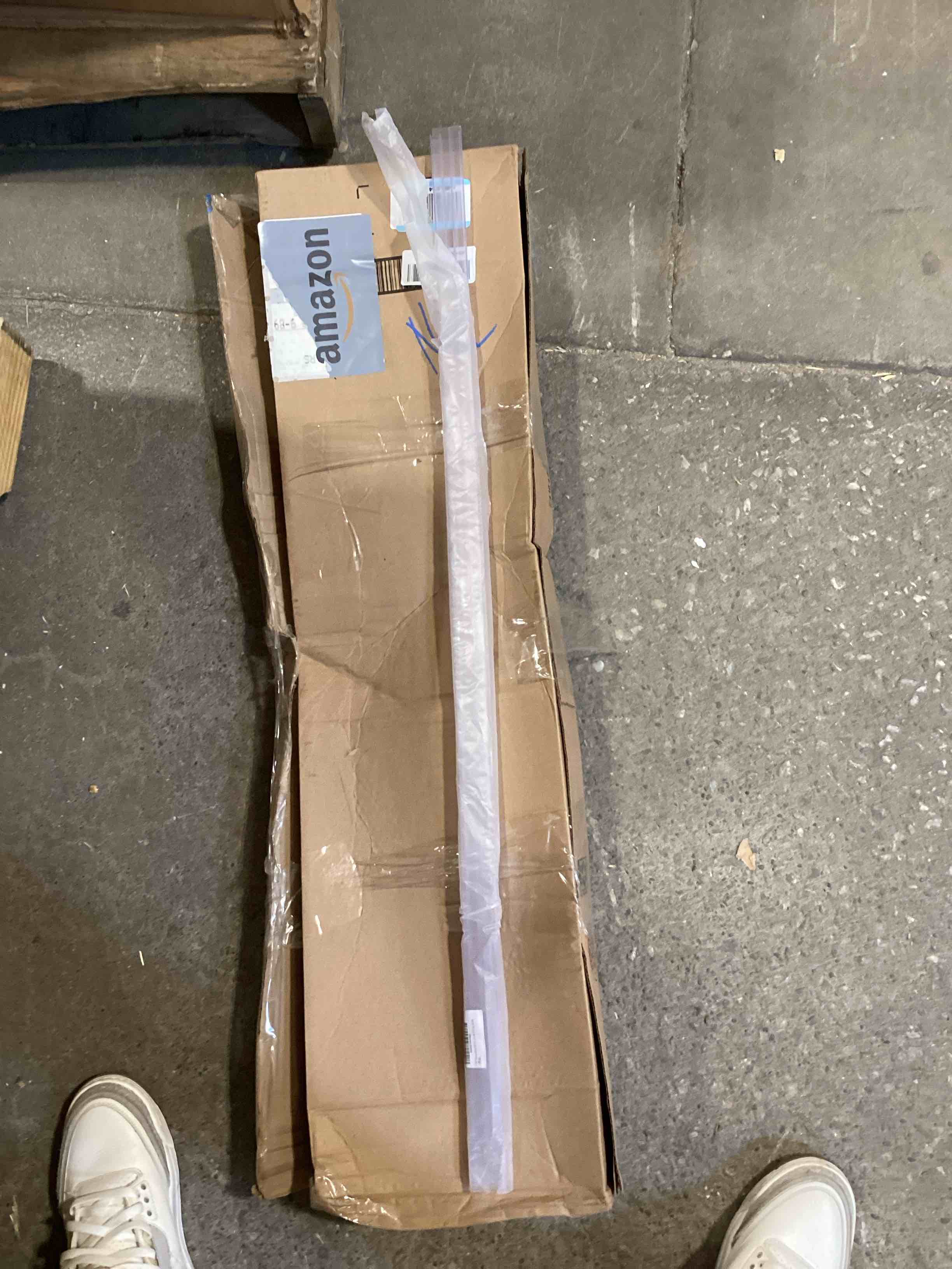 https://s3.amazonaws.com/lotting-images-prod/bidfta/GRA0303487_1755276595202.jpeg