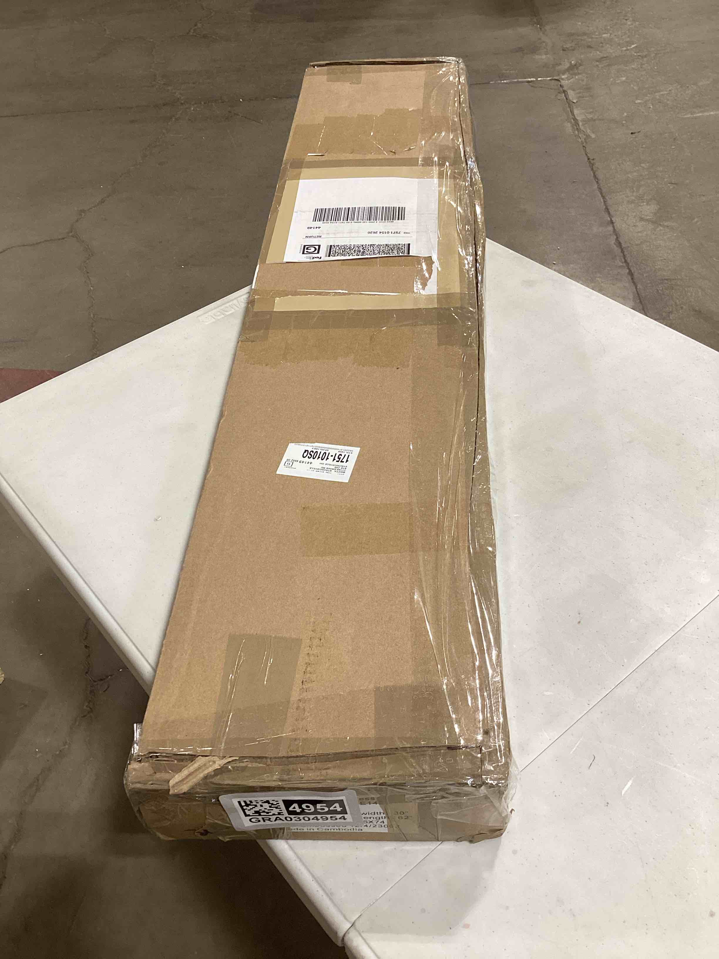 https://s3.amazonaws.com/lotting-images-prod/bidfta/GRA0304954_1738781814213.jpeg