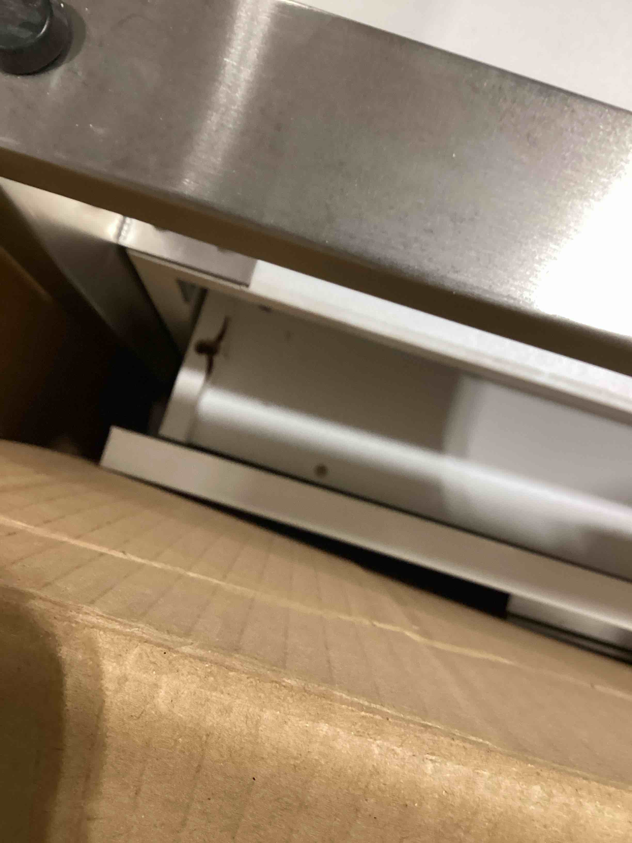 https://s3.amazonaws.com/lotting-images-prod/bidfta/GRA0305122_1738590089643.jpeg