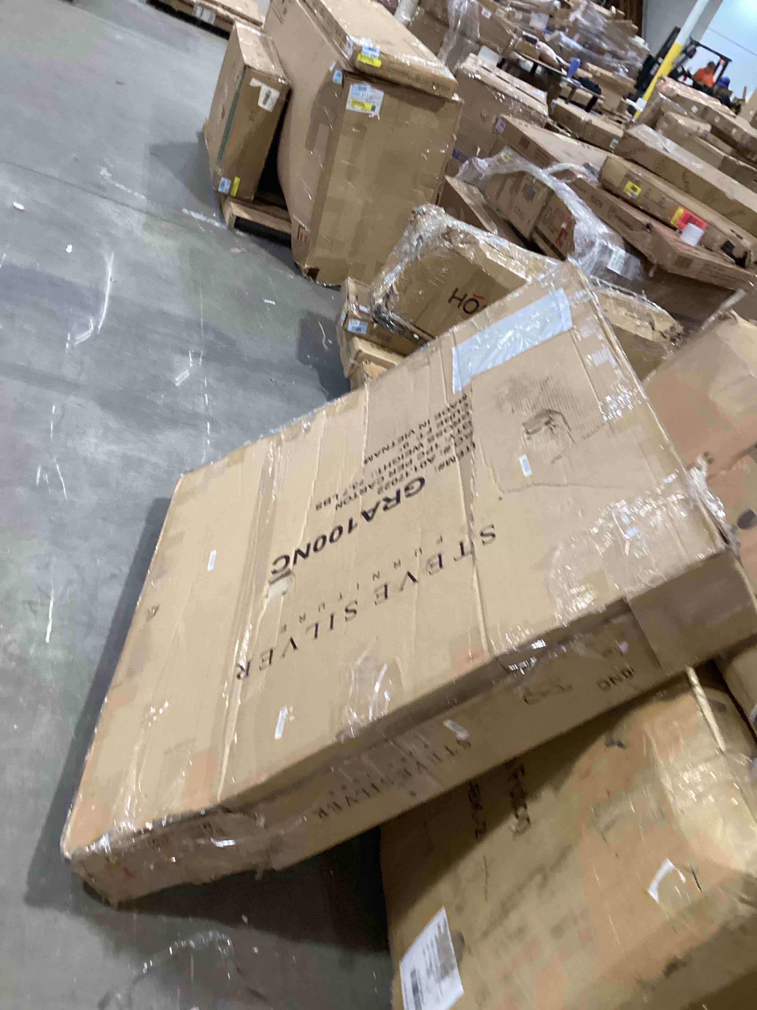 https://s3.amazonaws.com/lotting-images-prod/bidfta/GRA0305260_1738093349055.jpeg