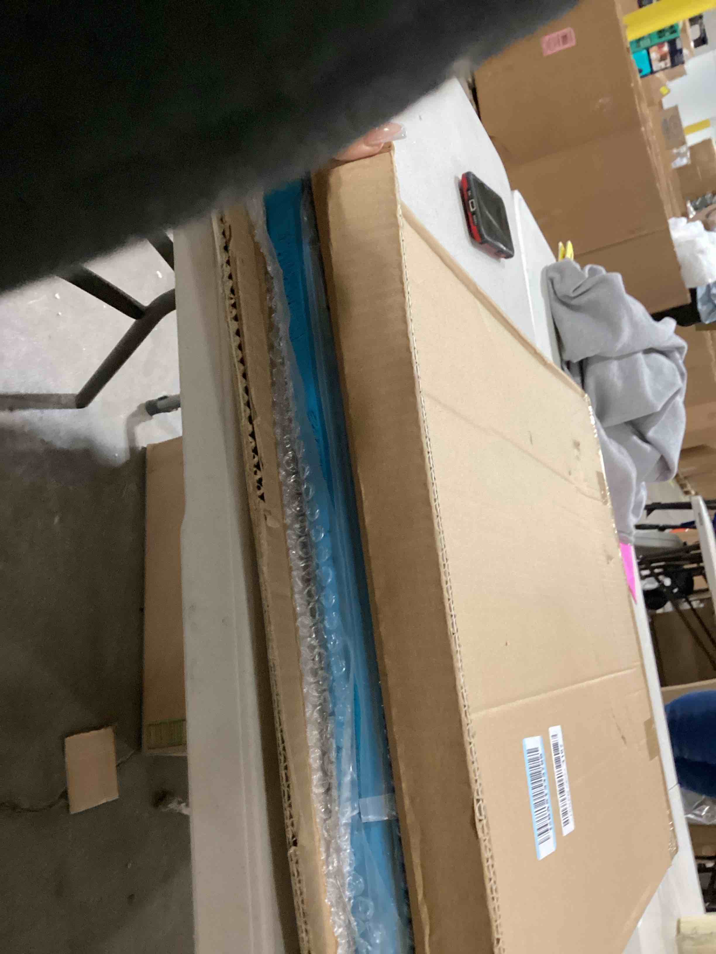 https://s3.amazonaws.com/lotting-images-prod/bidfta/GRA0305858_1733234085883.jpeg