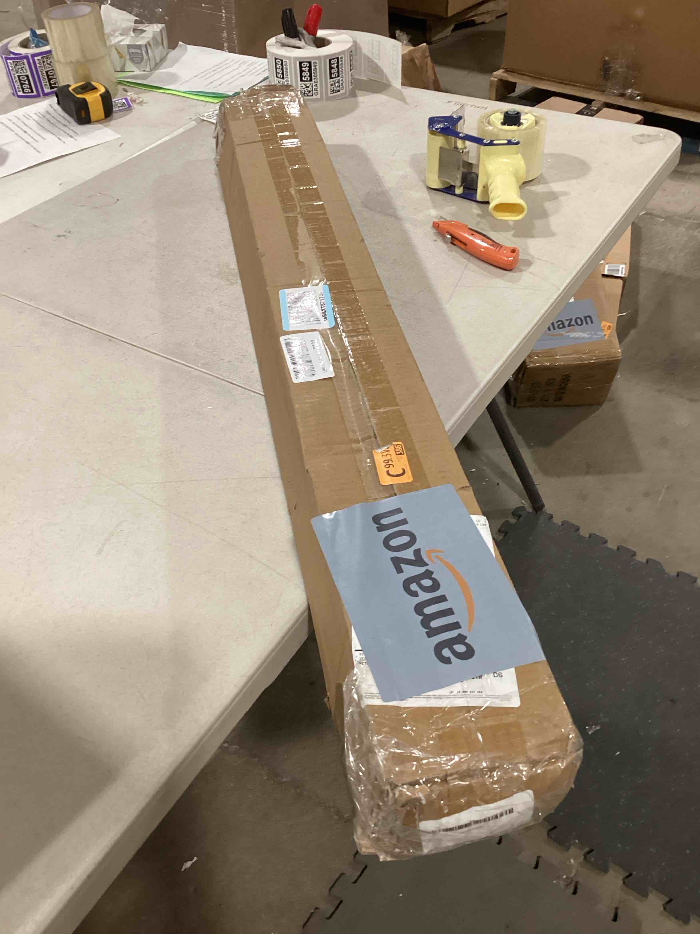 https://s3.amazonaws.com/lotting-images-prod/bidfta/GRA0305863_1733233419130.jpeg
