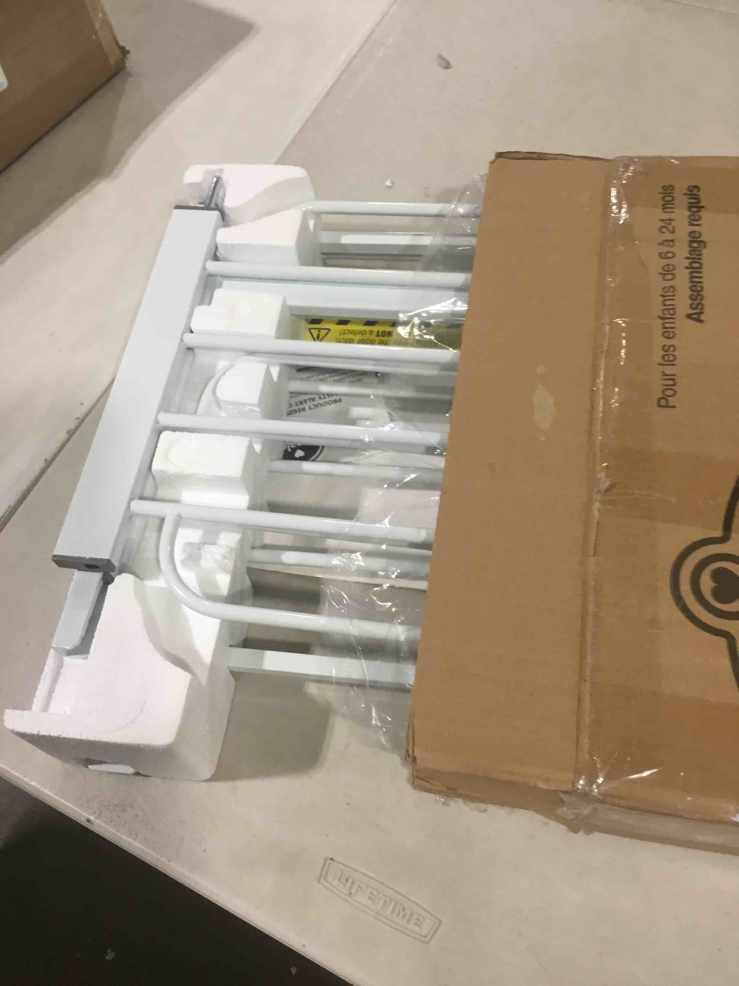 https://s3.amazonaws.com/lotting-images-prod/bidfta/GRA0305905_1732133994550.jpeg
