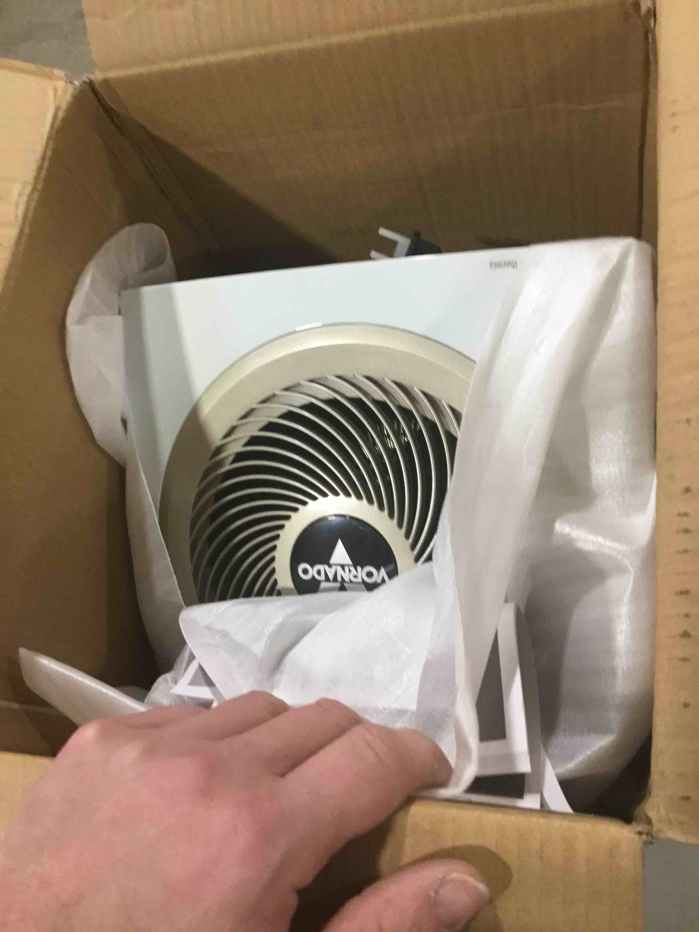 https://s3.amazonaws.com/lotting-images-prod/bidfta/GRA0305935_1732124824441.jpeg