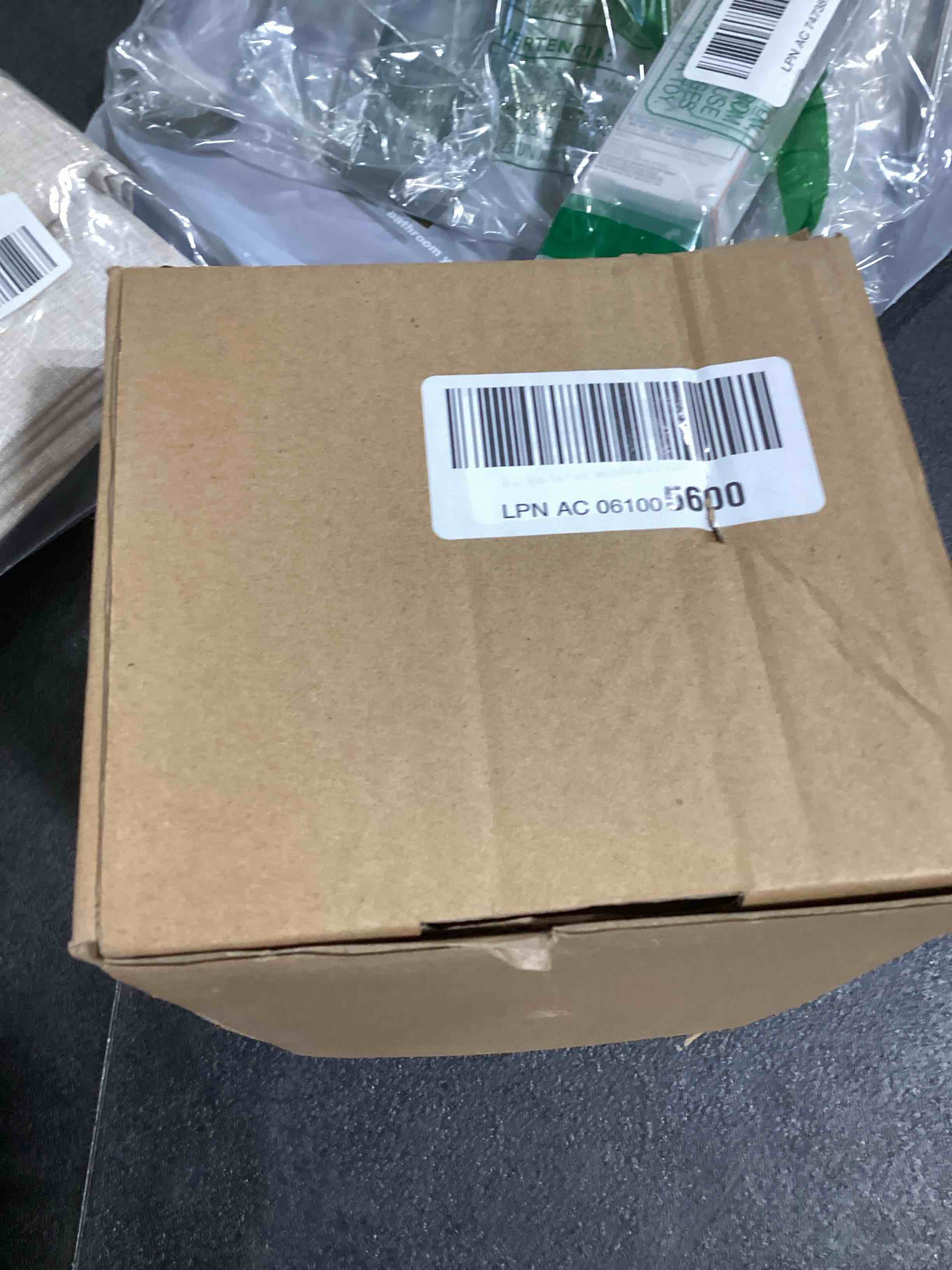 https://s3.amazonaws.com/lotting-images-prod/bidfta/GRA0307455_1733428639123.jpeg